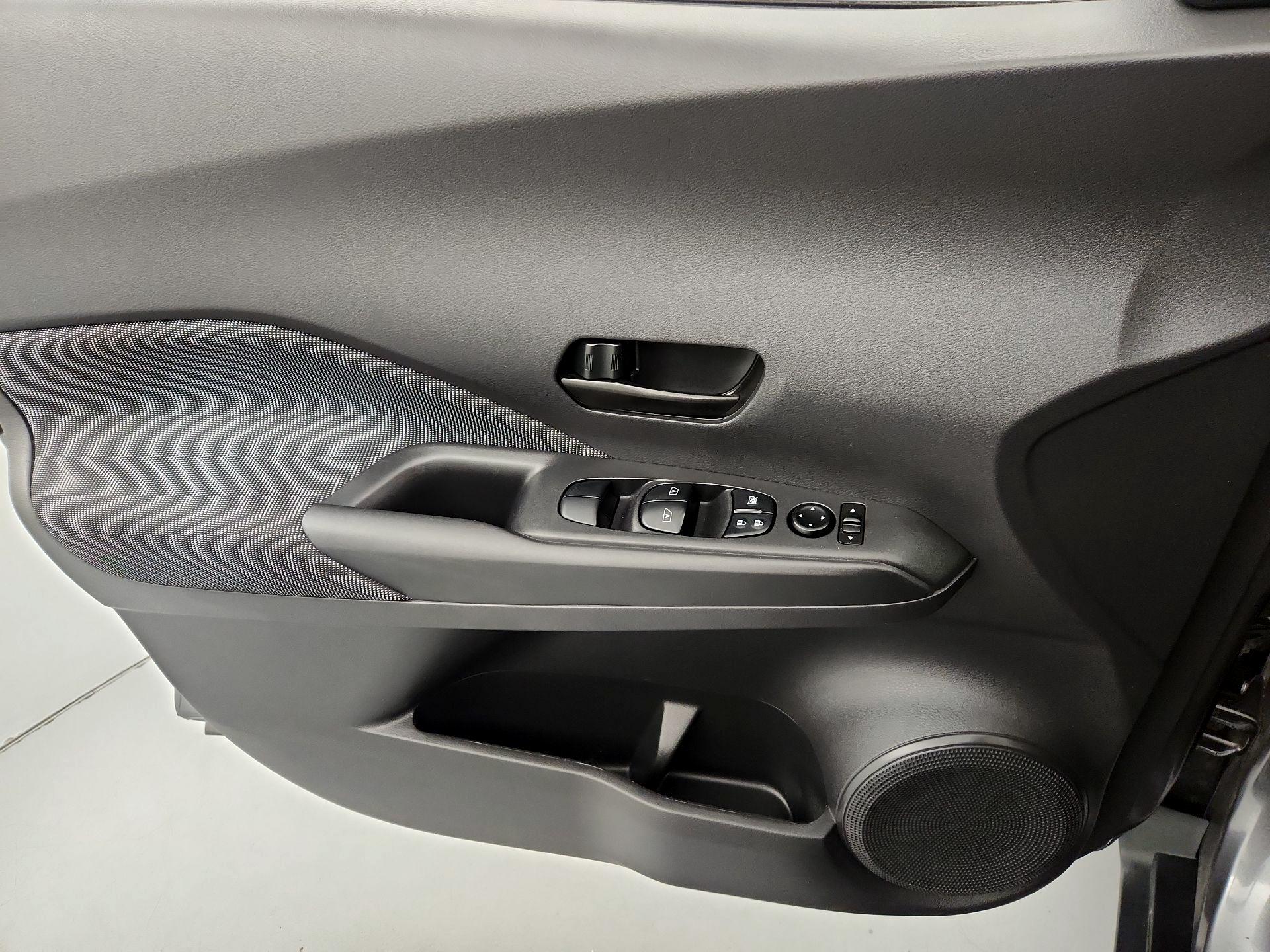 Thumbnail: 2020 Nissan Kicks - 12