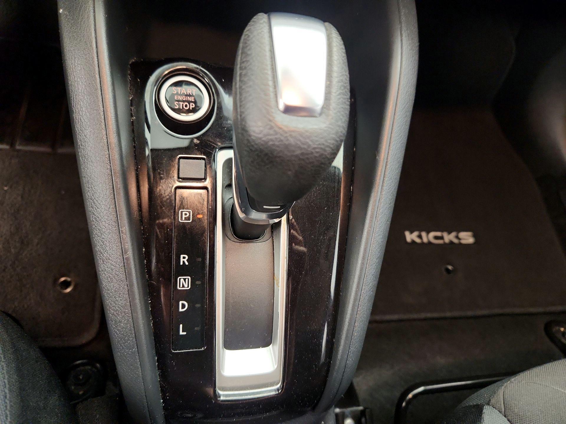 Thumbnail: 2020 Nissan Kicks - 17