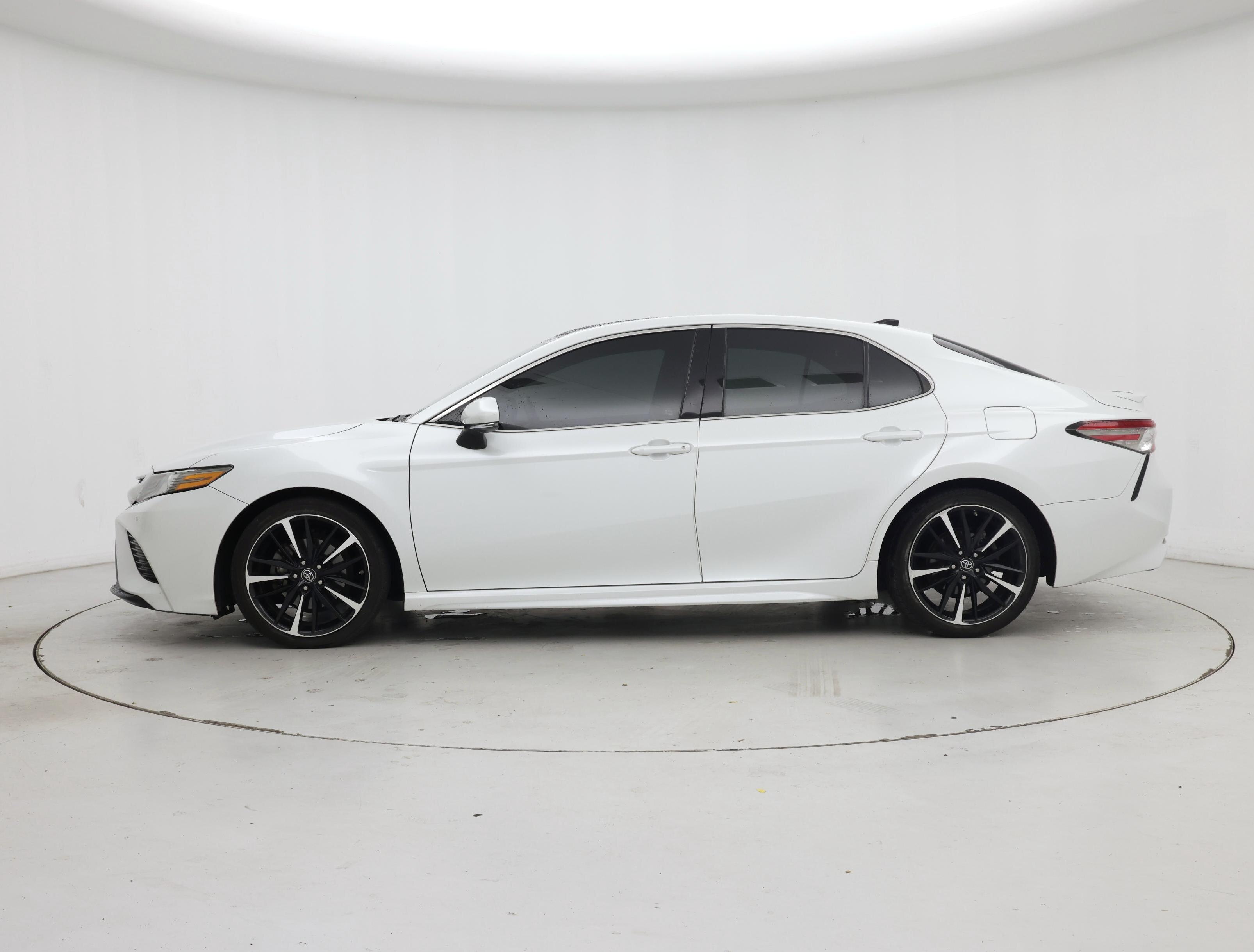 Thumbnail: 2018 Toyota Camry - 3