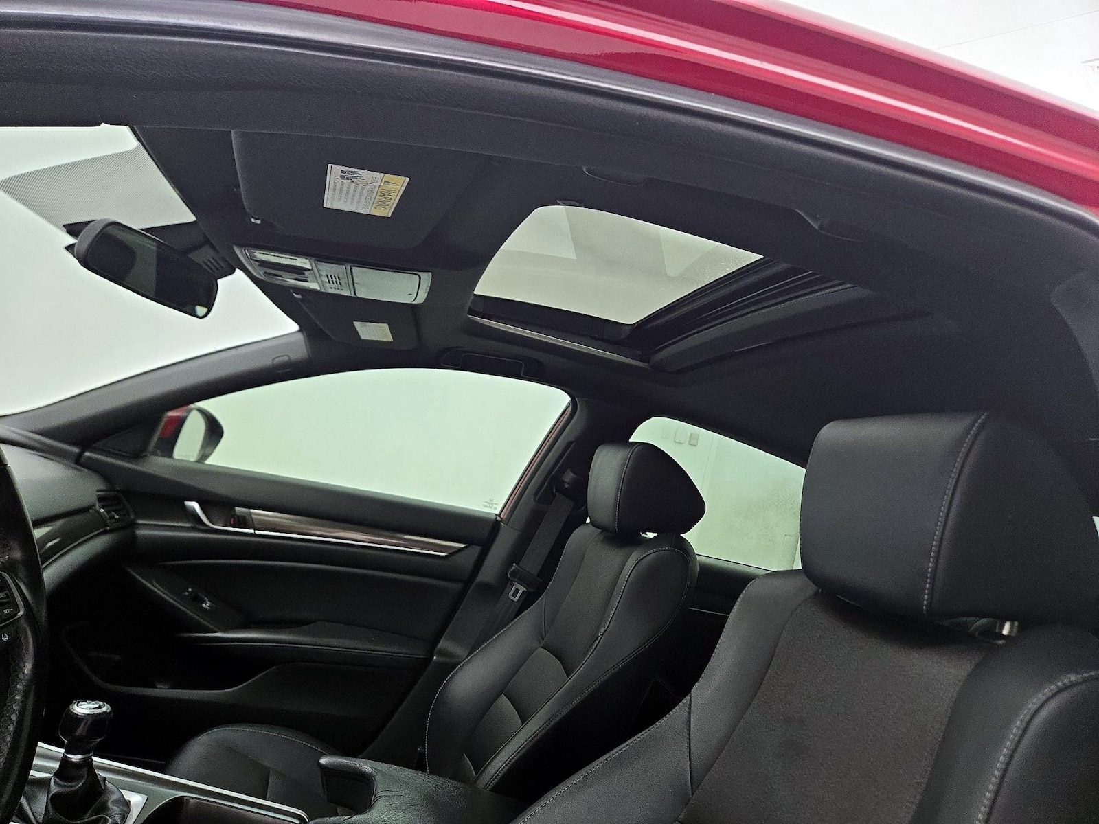 Sunroof(s) & Overhead Airbags