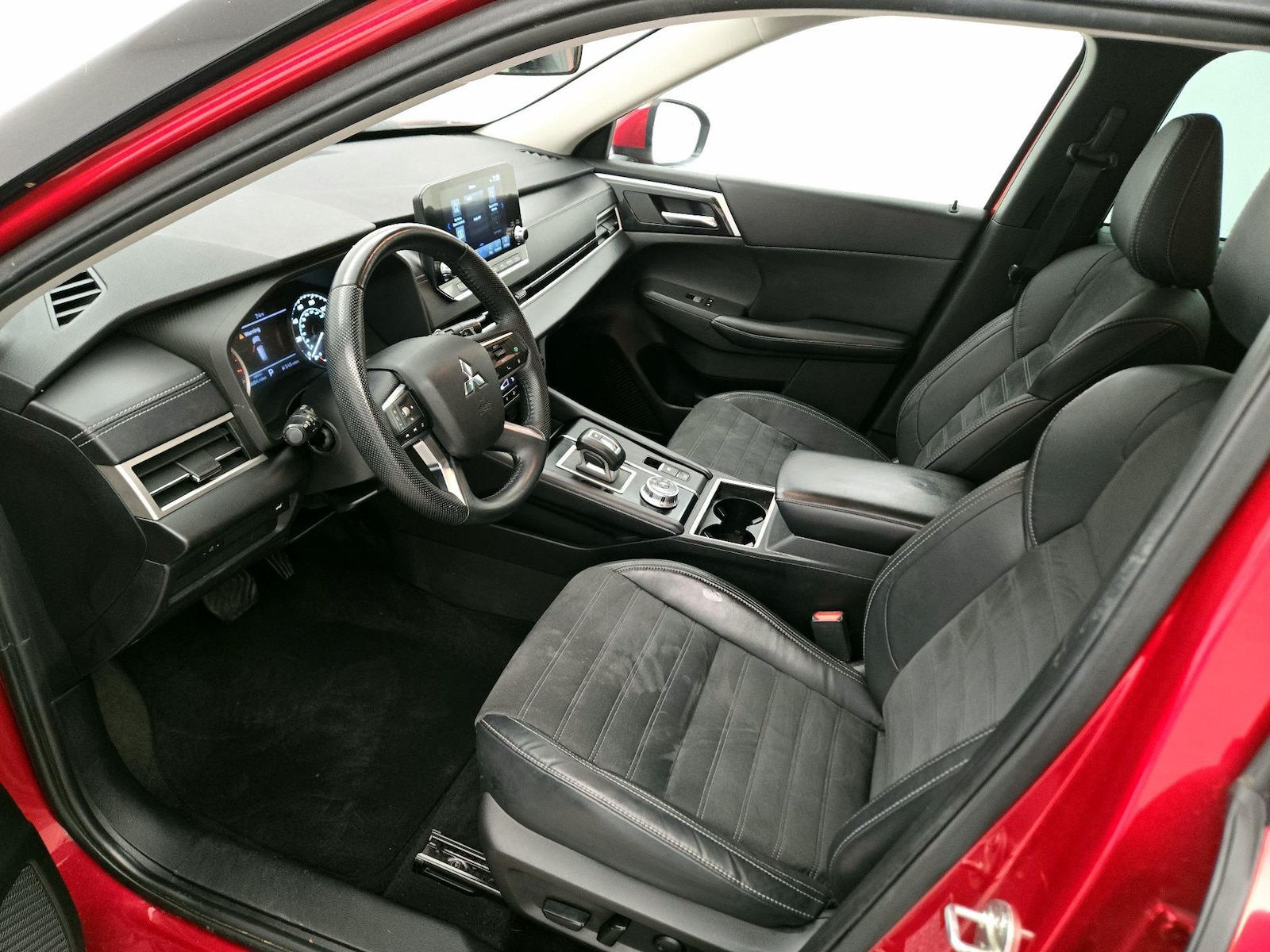 2023 Mitsubishi Outlander SE - Photo 12