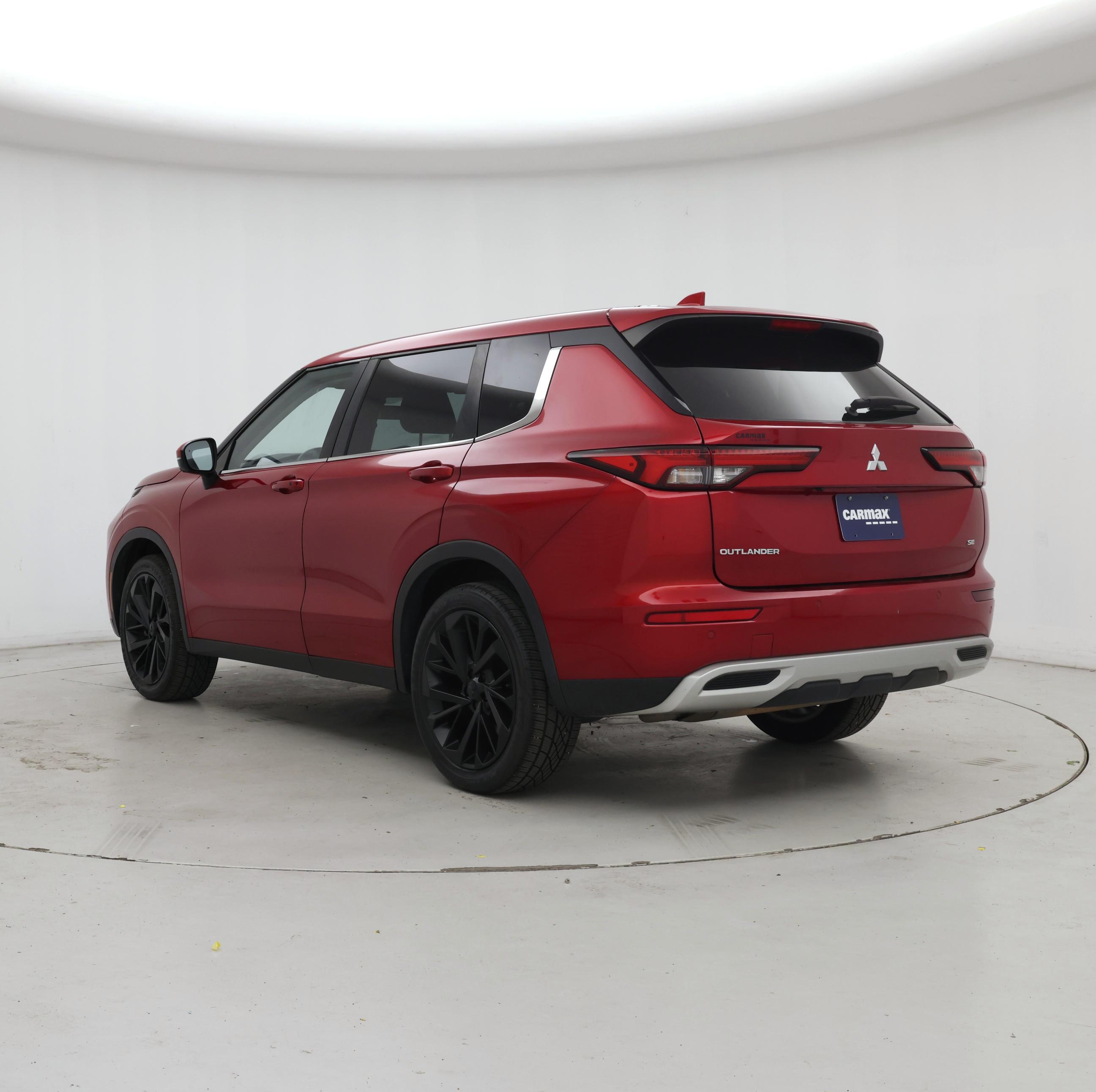 Thumbnail: 2023 Mitsubishi Outlander - 2