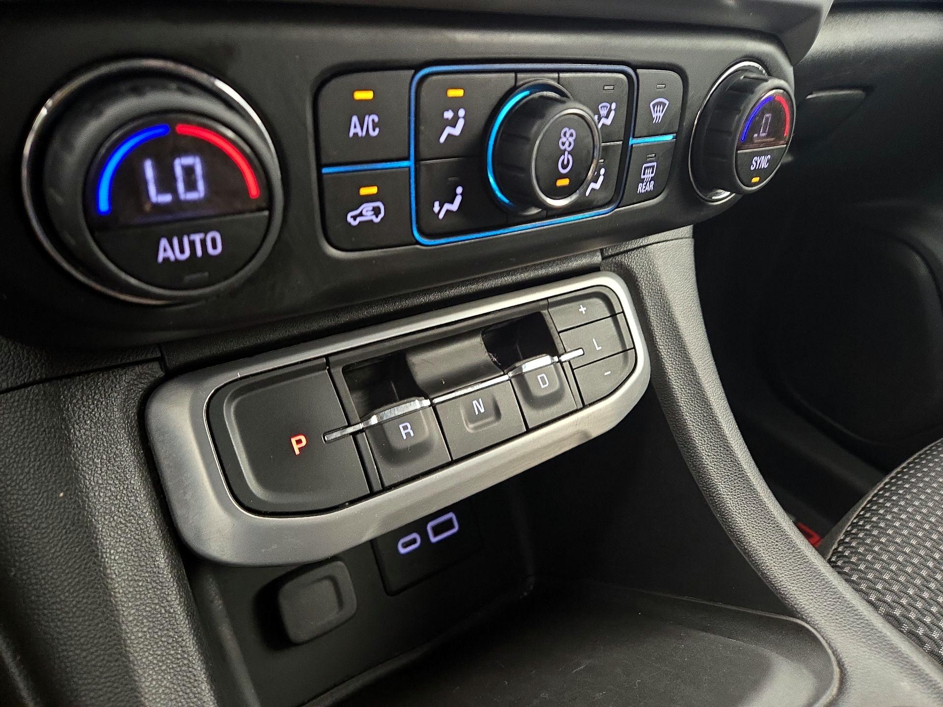 Thumbnail: 2020 GMC Acadia - 17