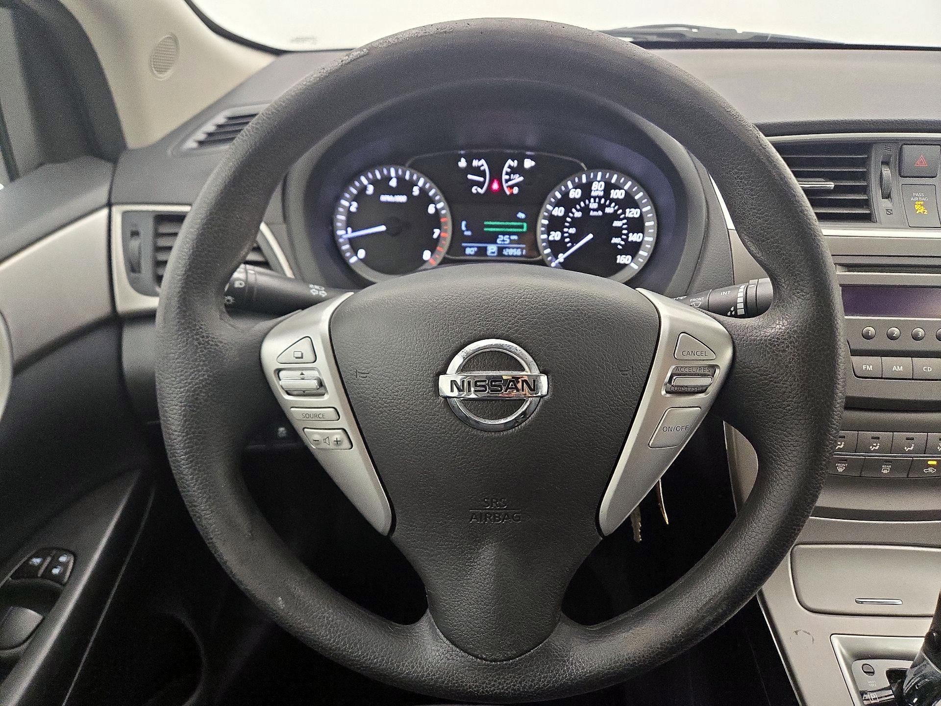 Thumbnail: 2014 Nissan Sentra - 10