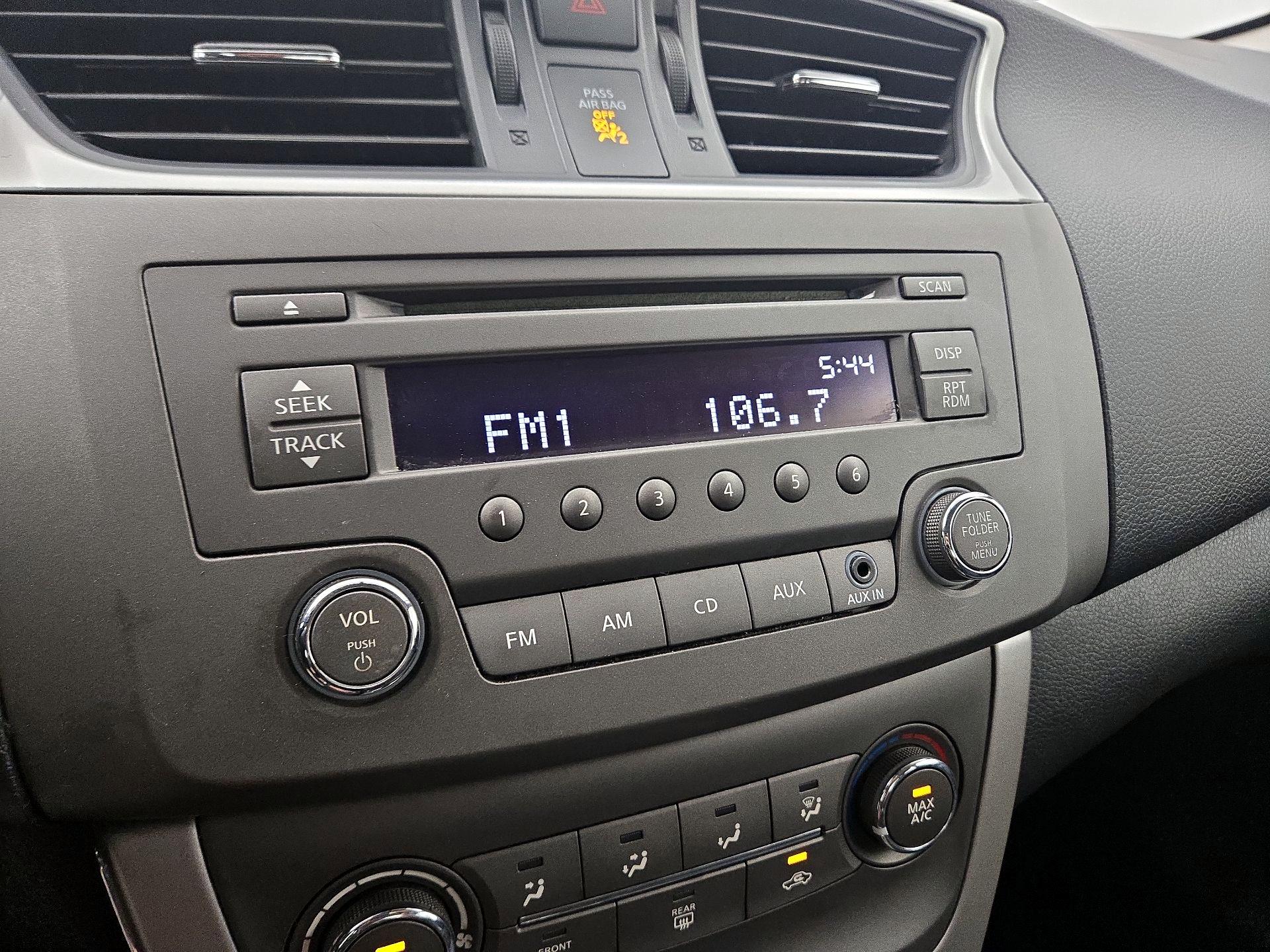Thumbnail: 2014 Nissan Sentra - 14
