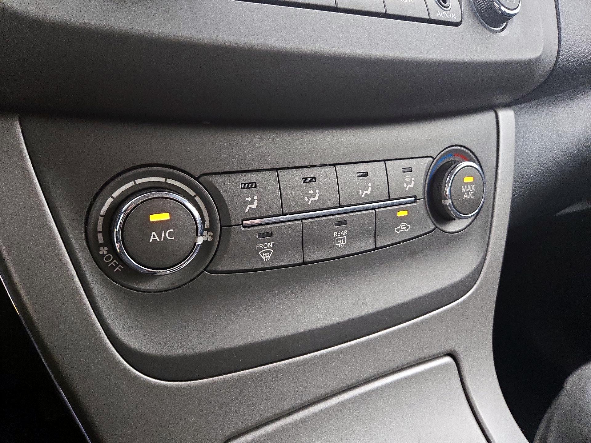 Thumbnail: 2014 Nissan Sentra - 15