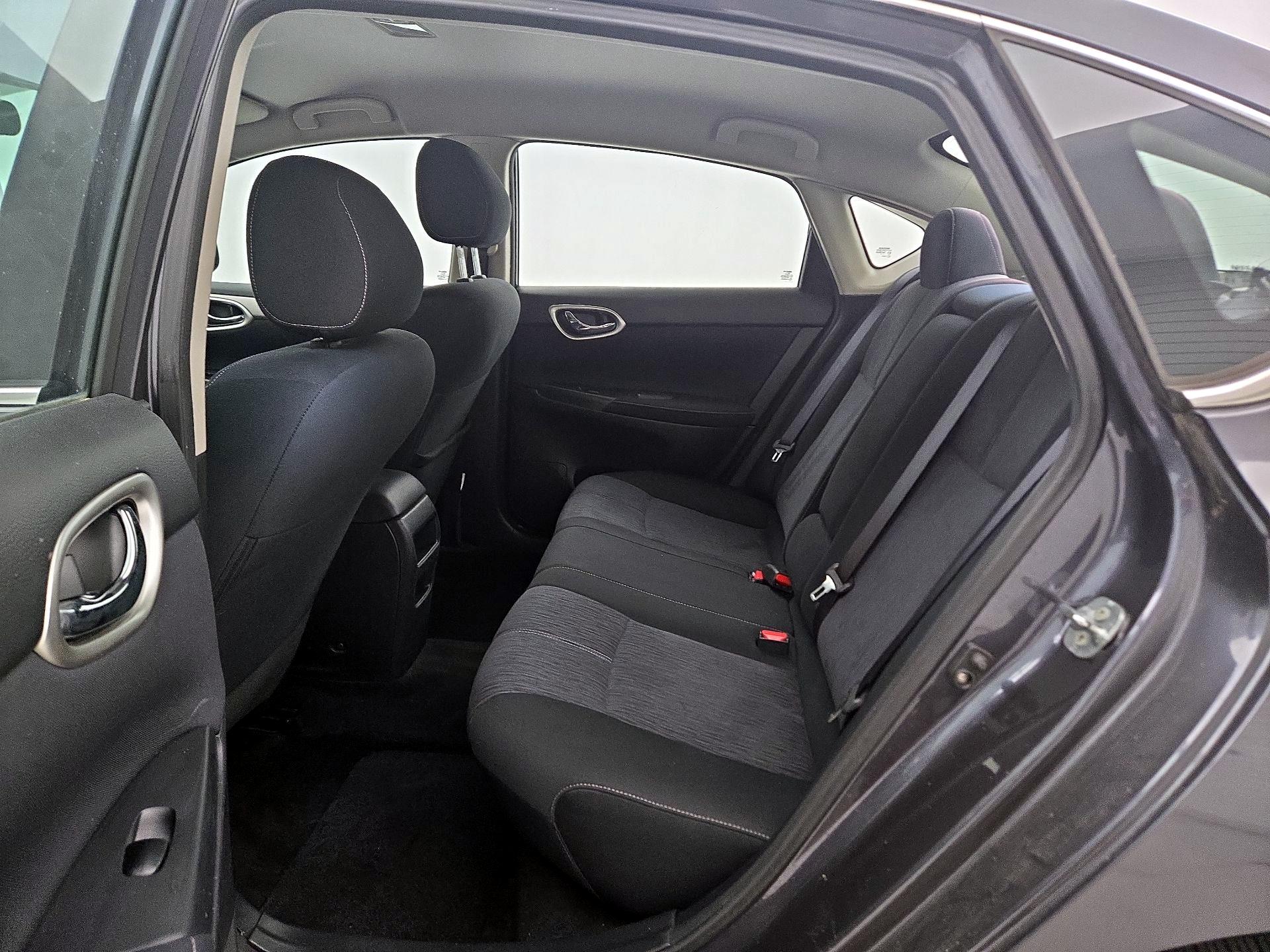 Thumbnail: 2014 Nissan Sentra - 17