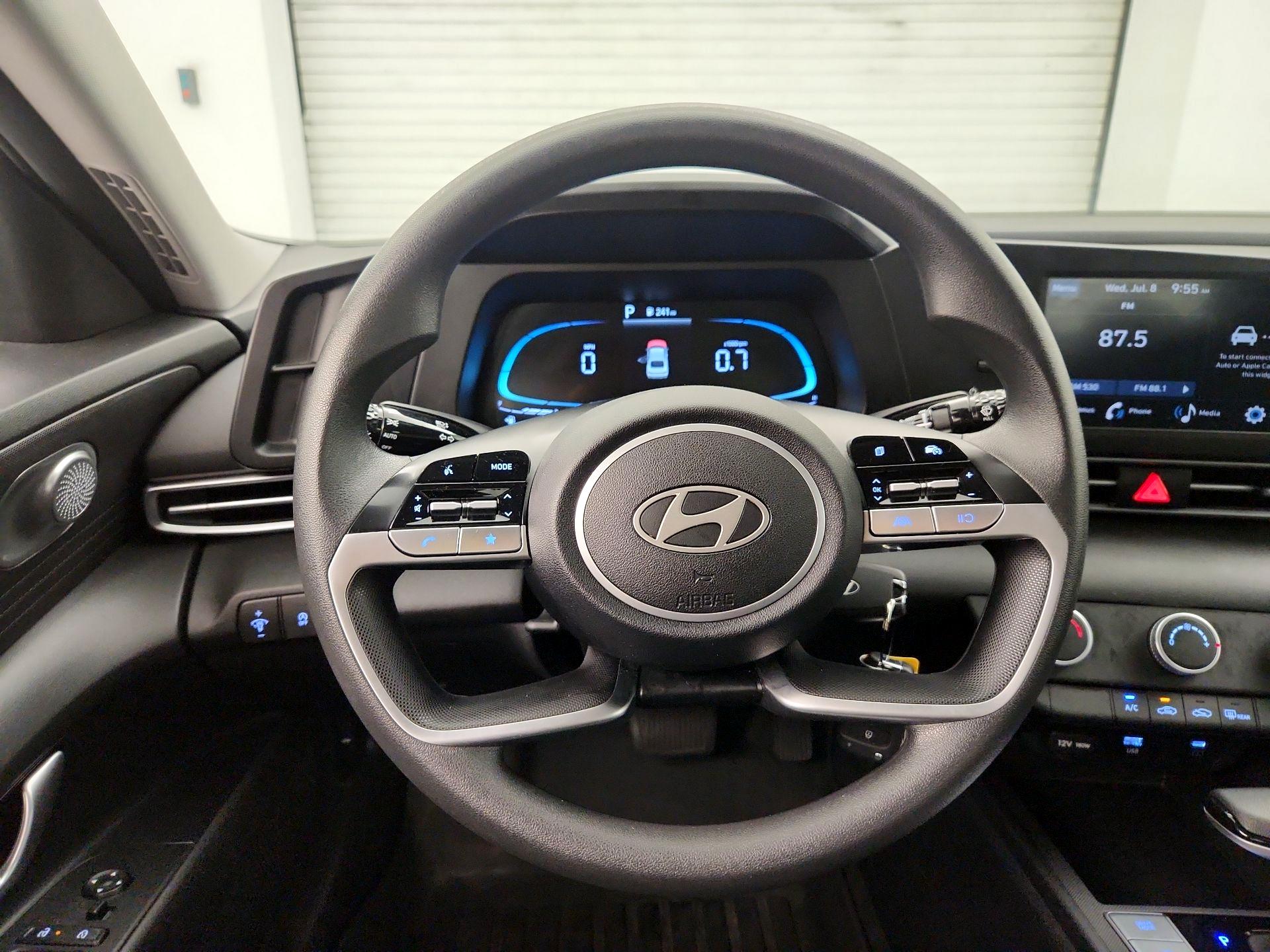 Thumbnail: 2025 Hyundai Elantra - 10