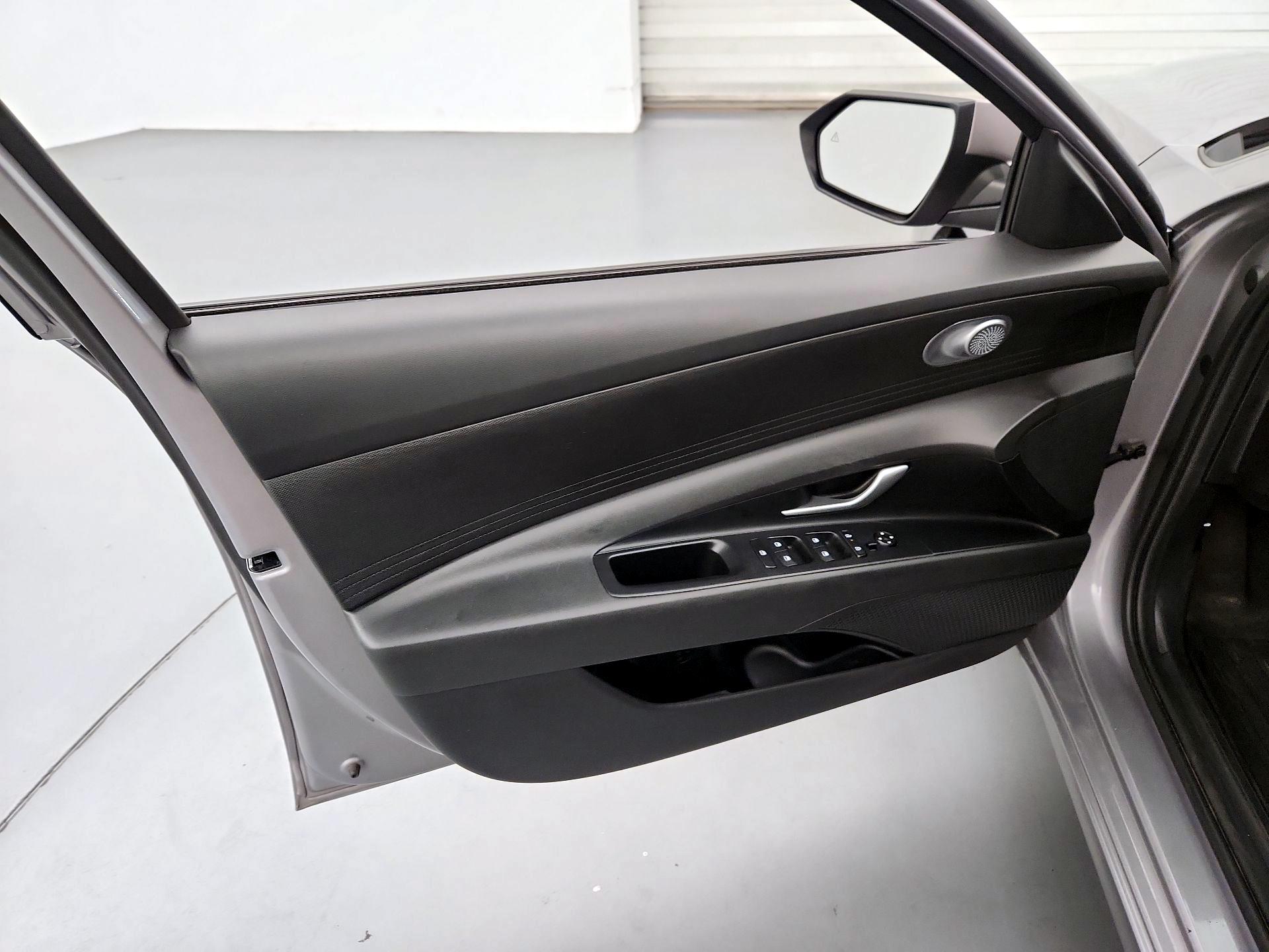 Thumbnail: 2025 Hyundai Elantra - 12