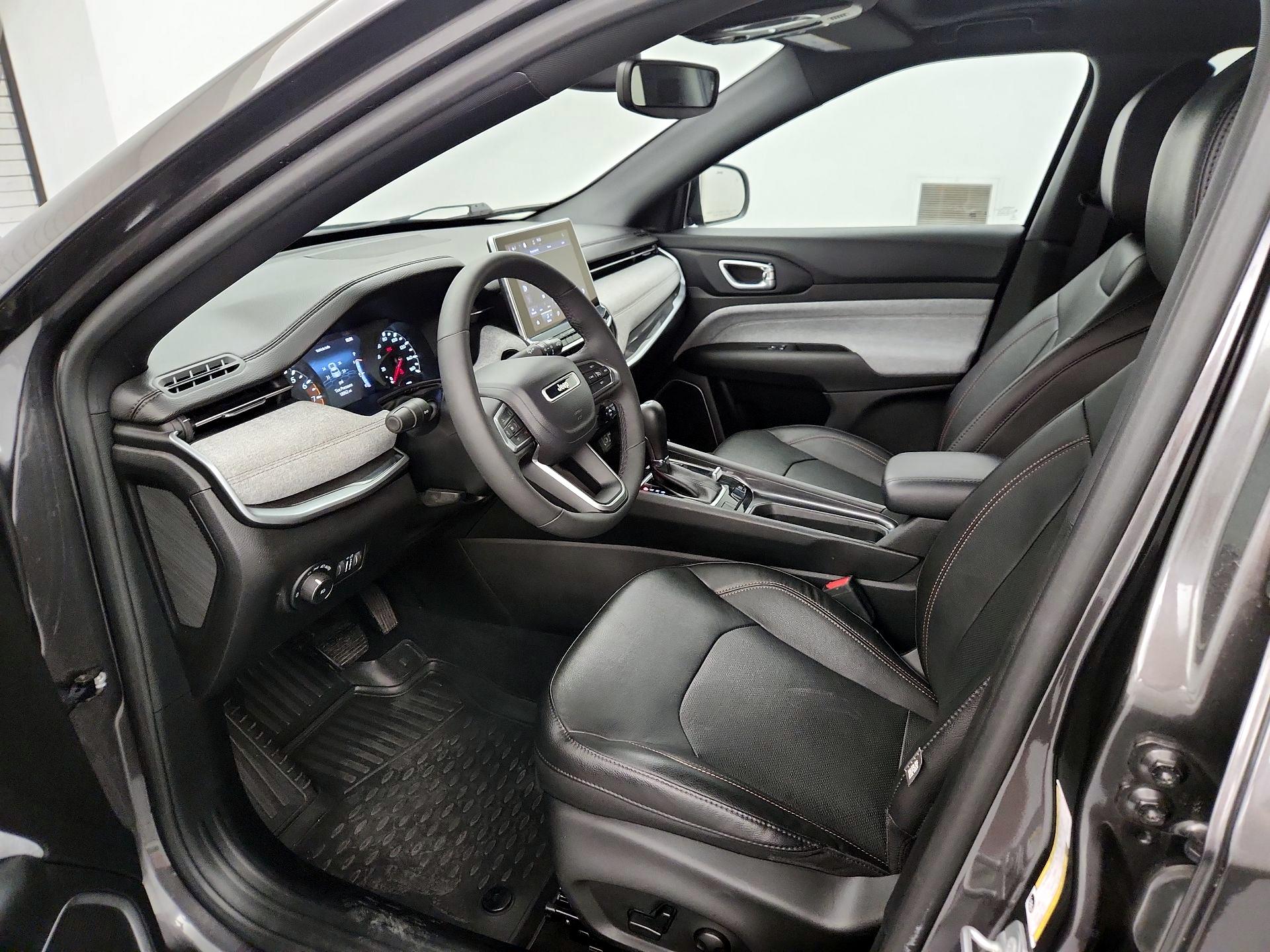 Thumbnail: 2023 Jeep Compass - 11