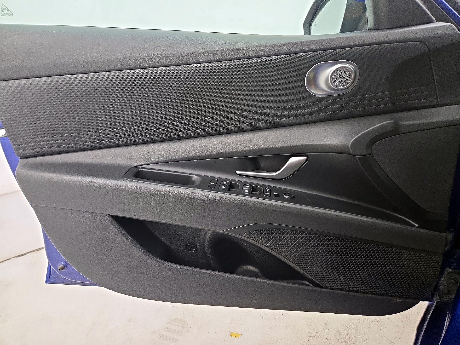 Thumbnail: 2025 Hyundai Elantra - 12