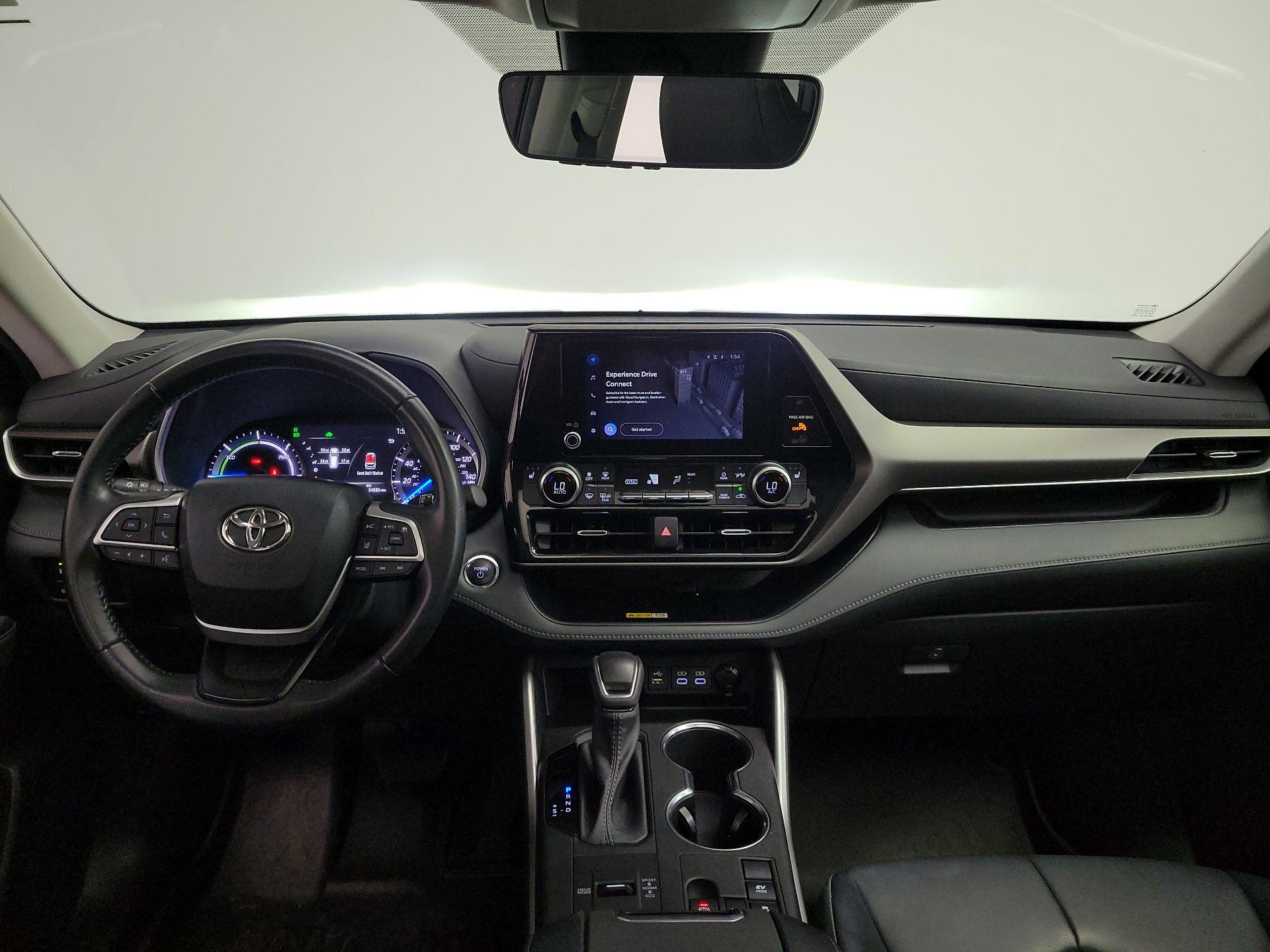 Thumbnail: 2023 Toyota Highlander - 9