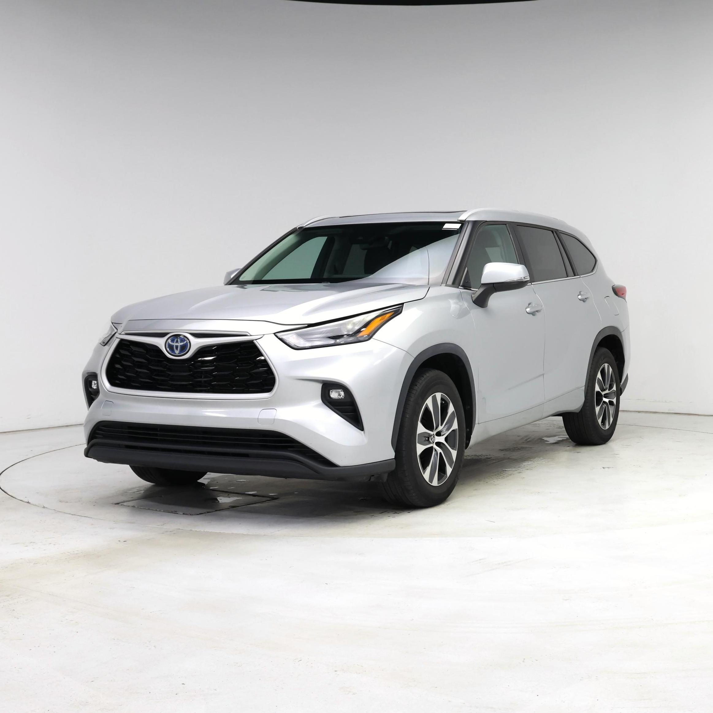 Thumbnail: 2023 Toyota Highlander - 4
