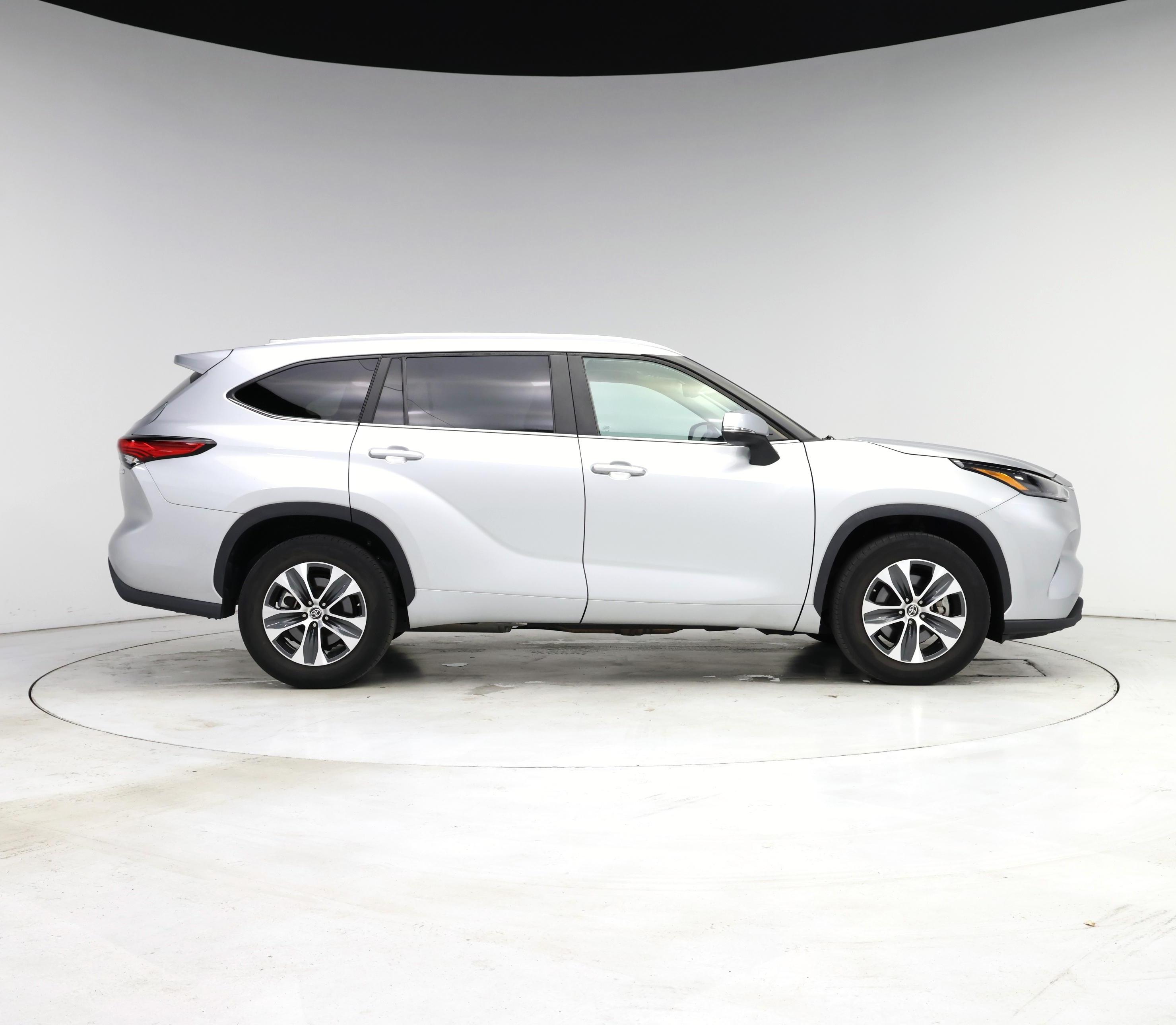 Thumbnail: 2023 Toyota Highlander - 7
