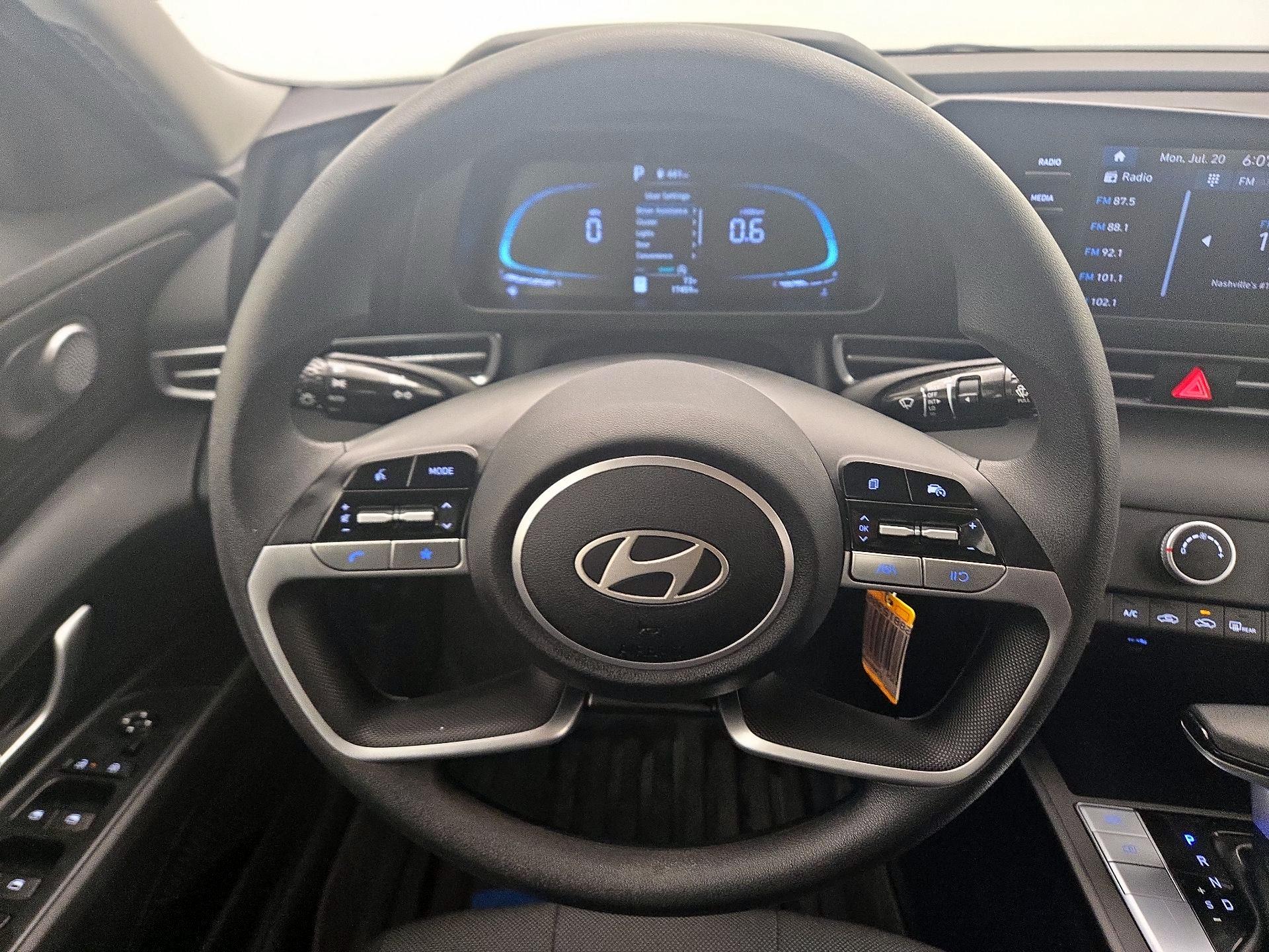 Thumbnail: 2025 Hyundai Elantra - 10