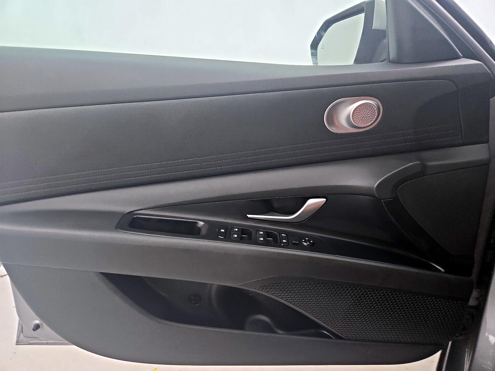 Thumbnail: 2025 Hyundai Elantra - 12