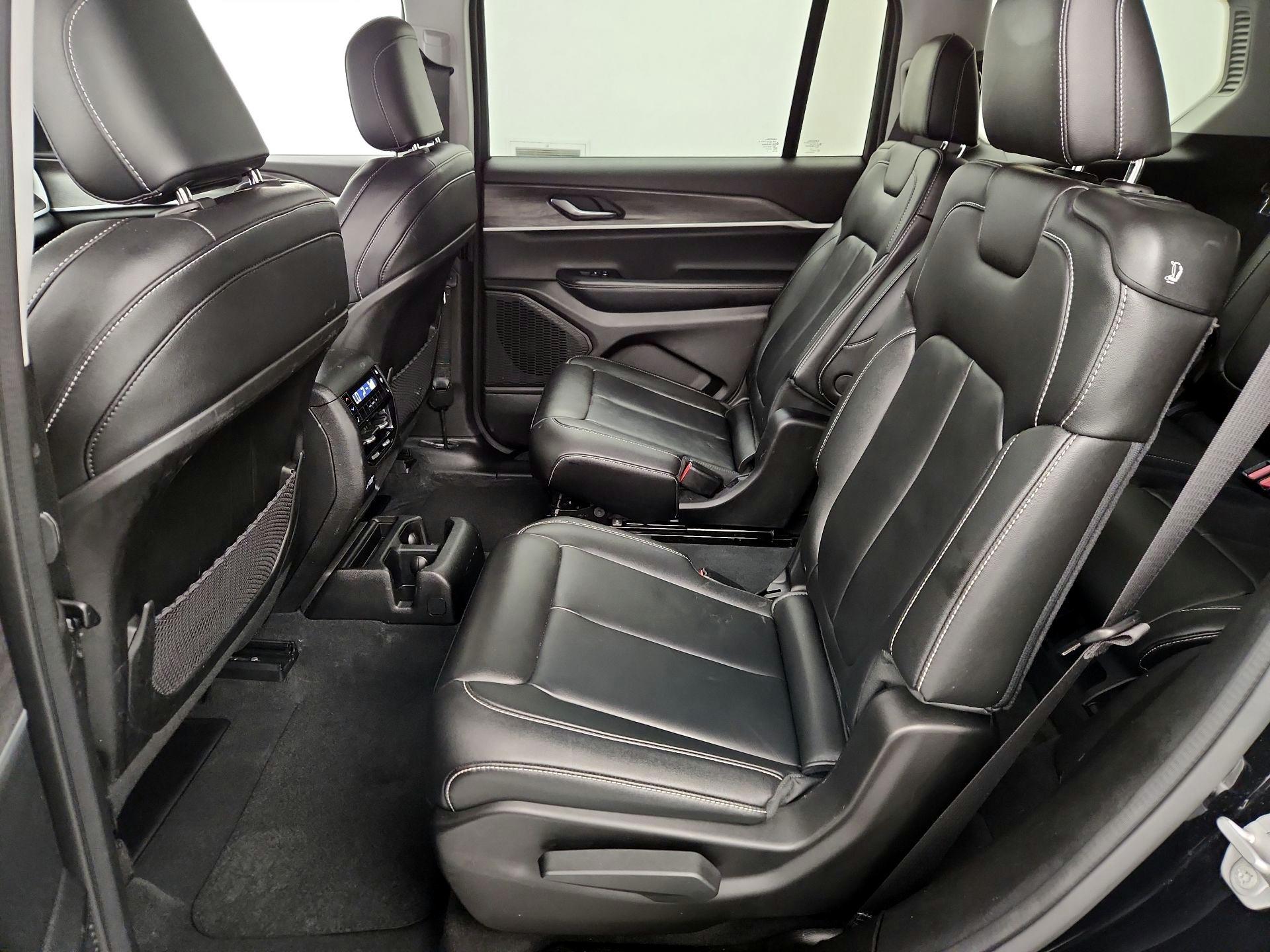 Thumbnail: 2023 Jeep Grand Cherokee L - 20