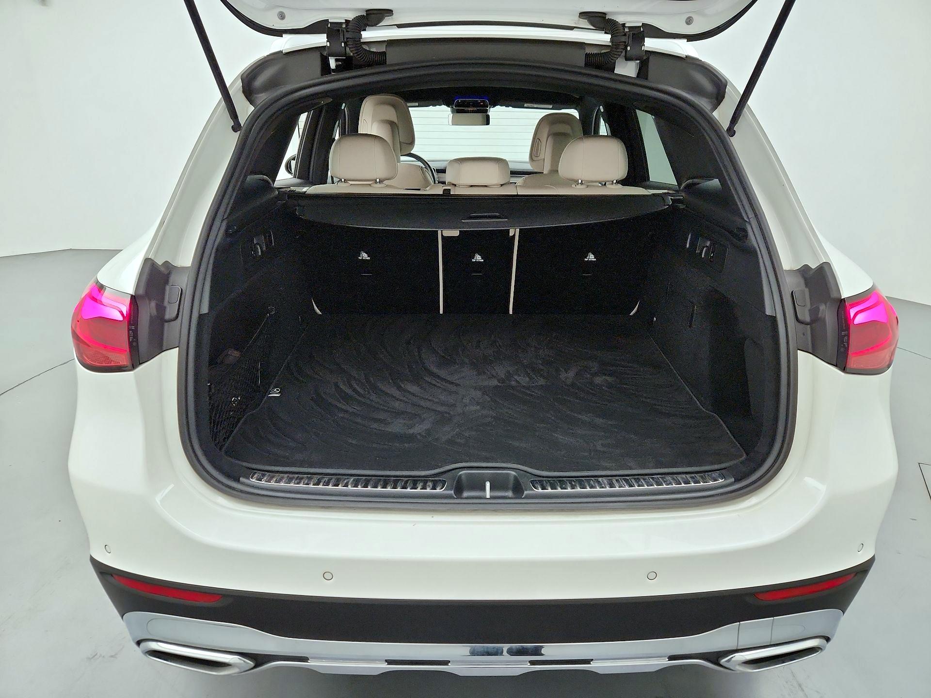 Thumbnail: 2025 Mercedes-Benz GLC - 20