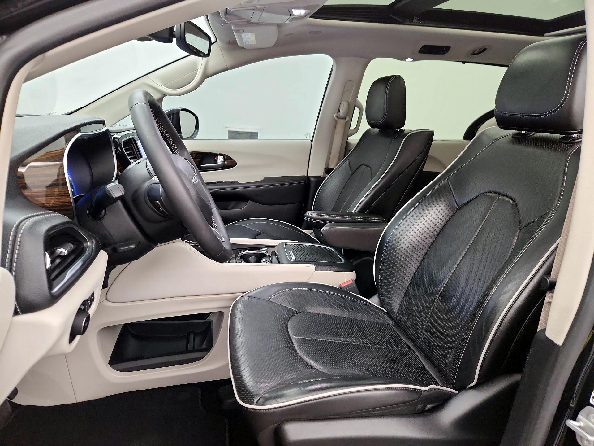 Thumbnail: 2023 Chrysler Pacifica - 11