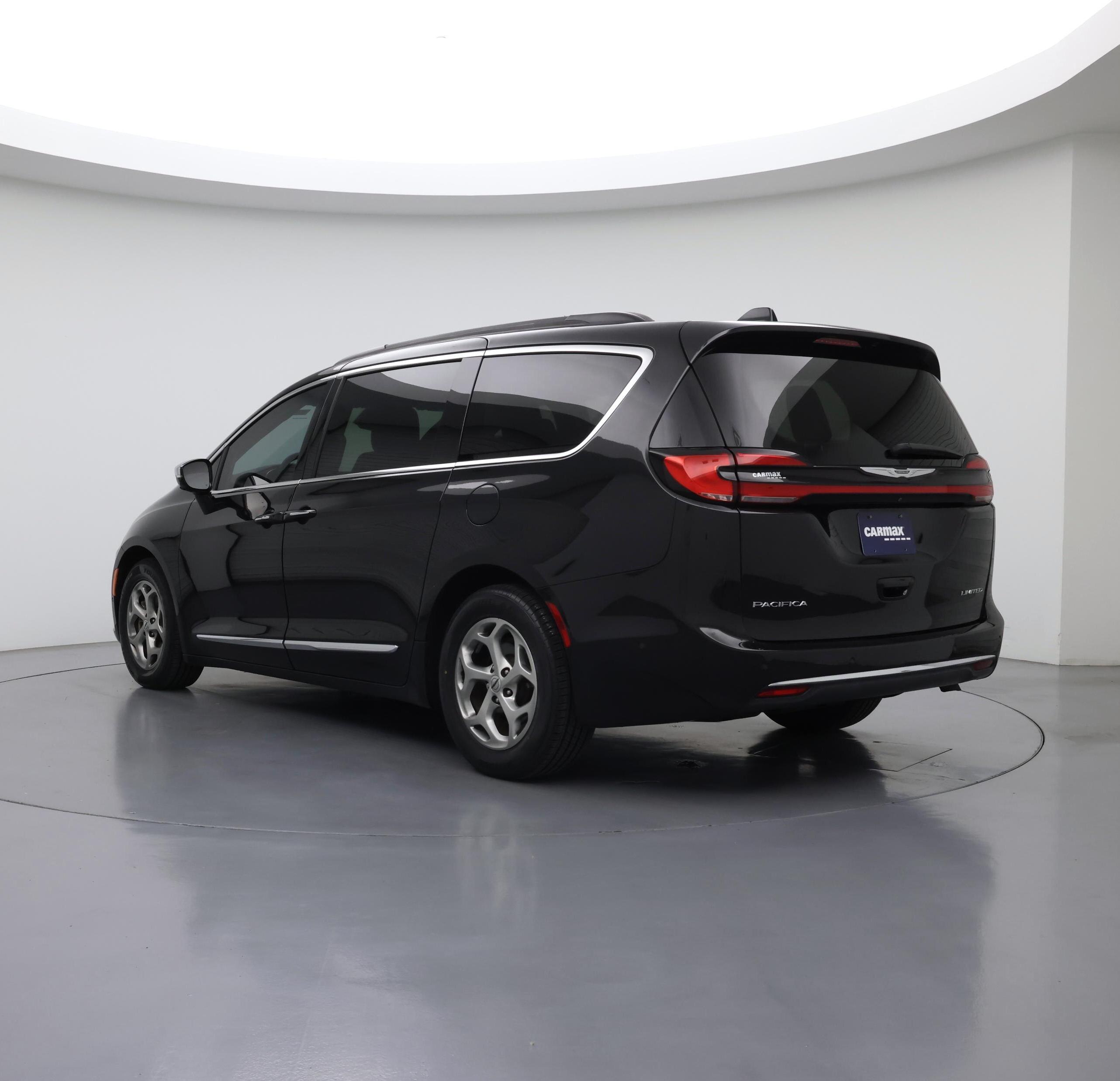 Thumbnail: 2023 Chrysler Pacifica - 2