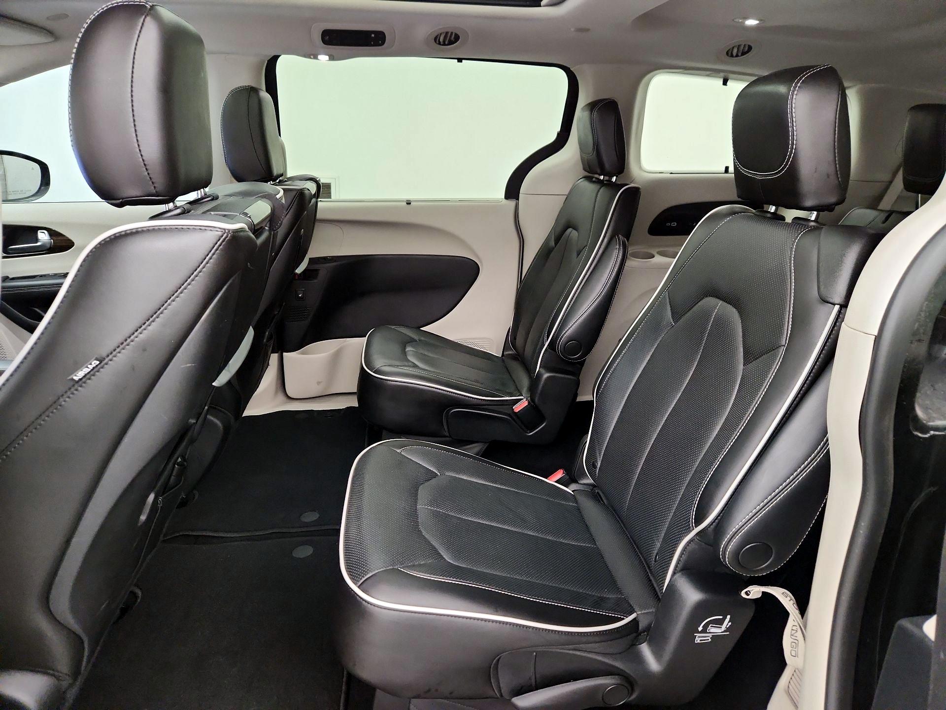 Thumbnail: 2023 Chrysler Pacifica - 20