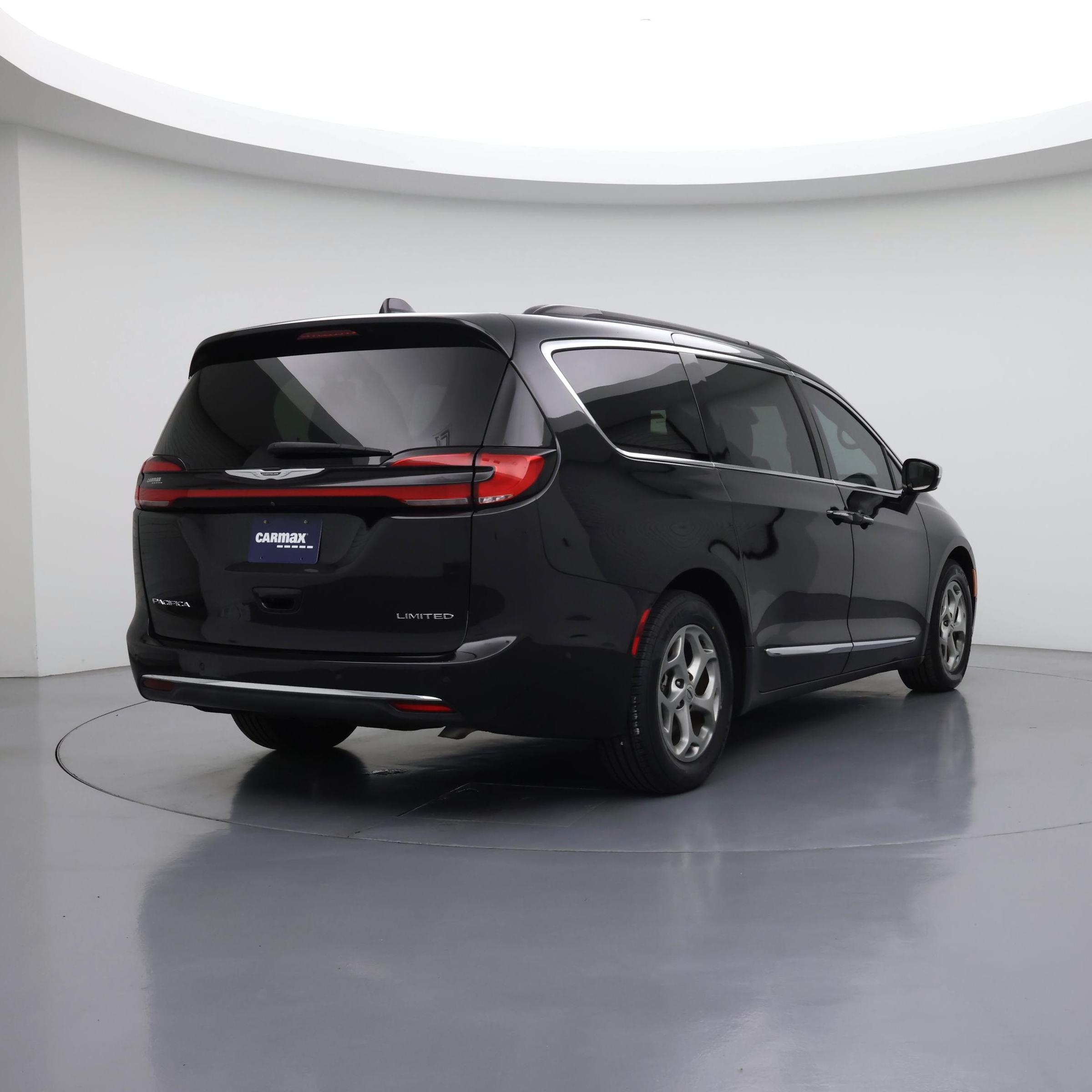 Thumbnail: 2023 Chrysler Pacifica - 8