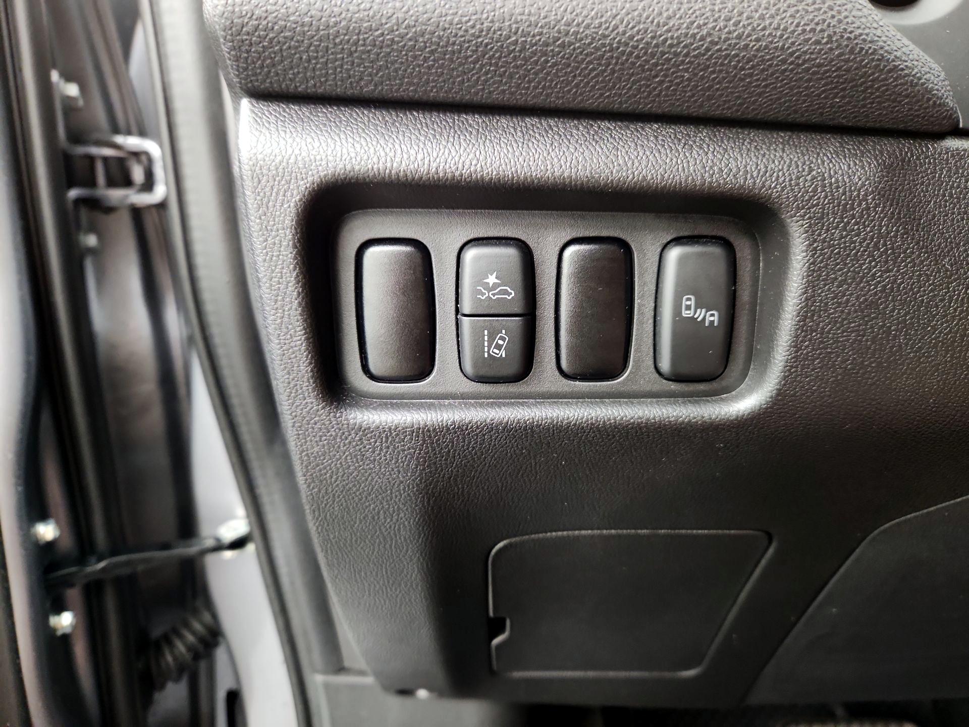 Thumbnail: 2024 Mitsubishi Outlander Sport - 13