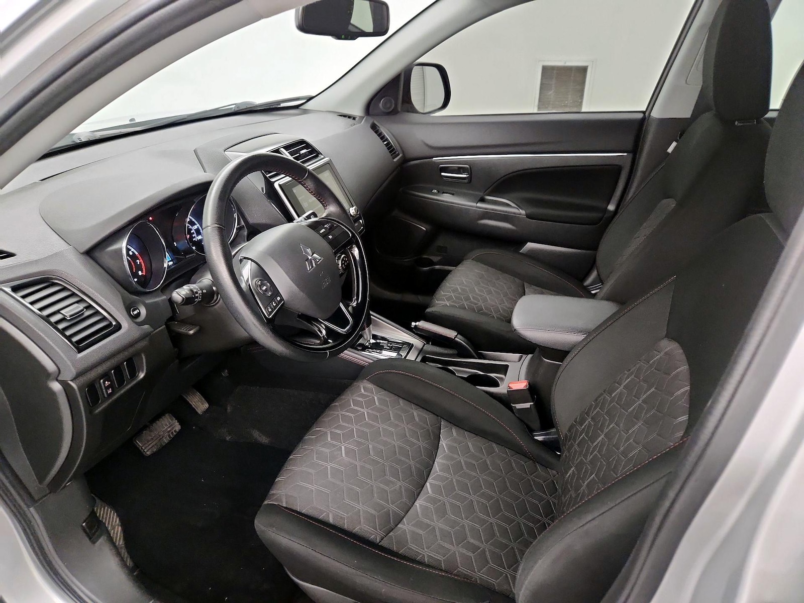 2023 Mitsubishi Outlander Sport LE - Photo 12