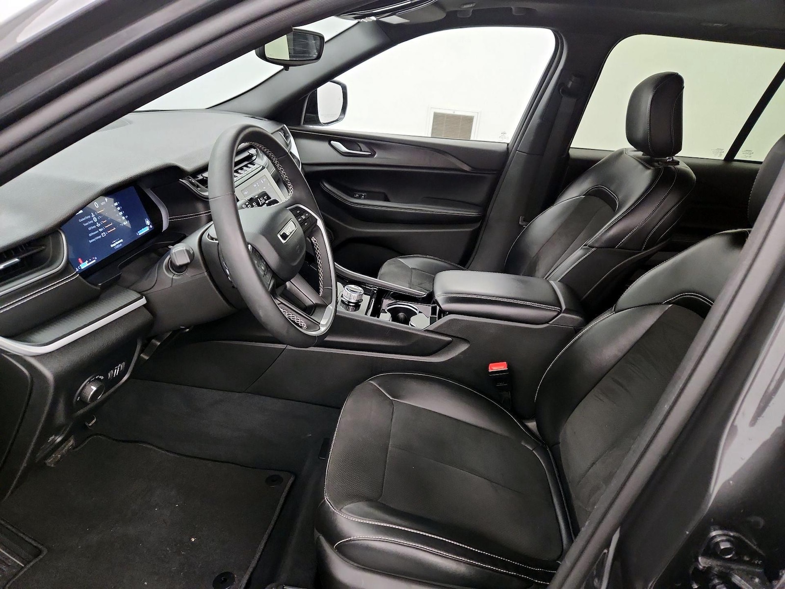 2023 Jeep Grand Cherokee Altitude - Photo 12