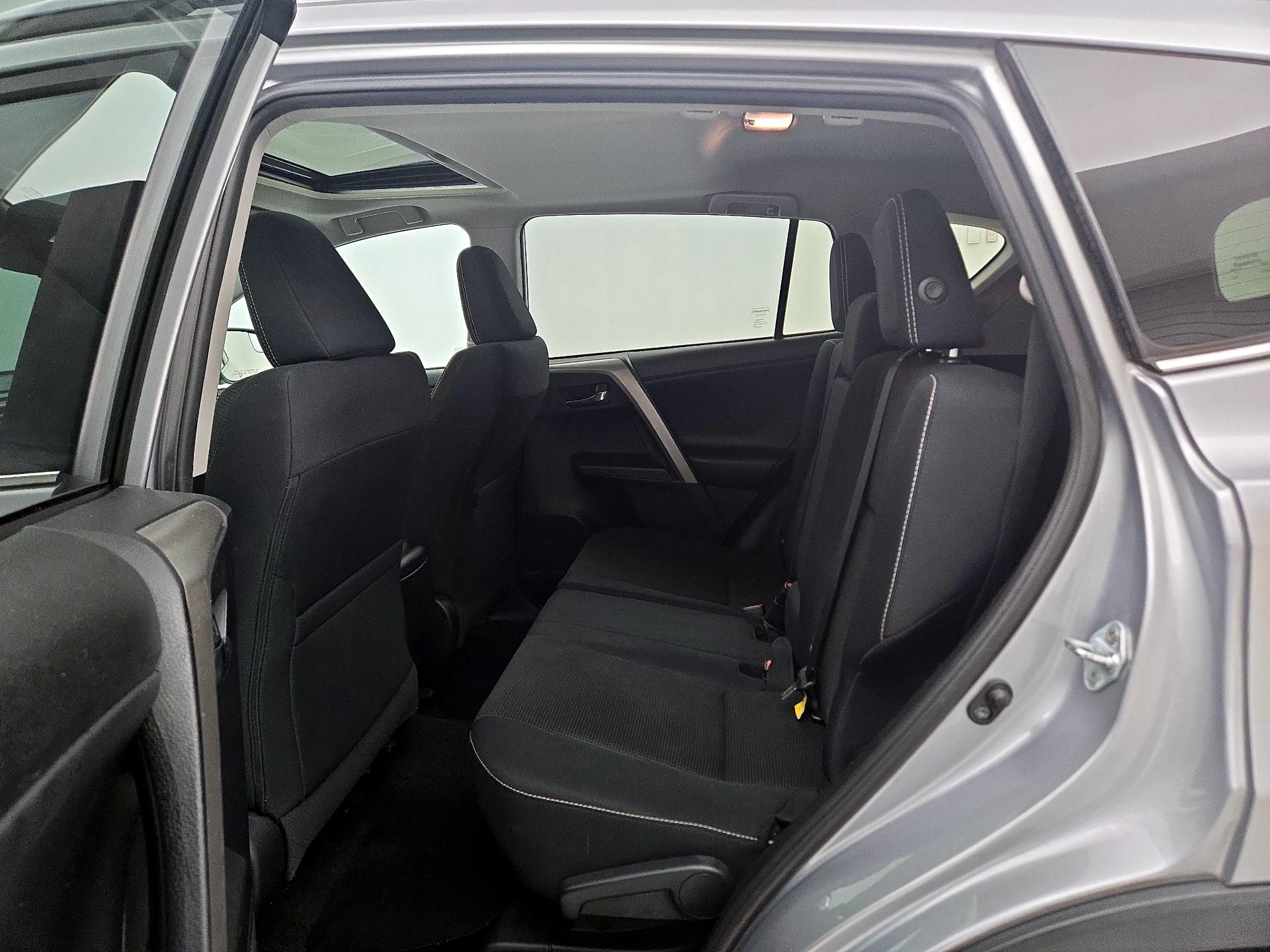Thumbnail: 2017 Toyota RAV4 - 20