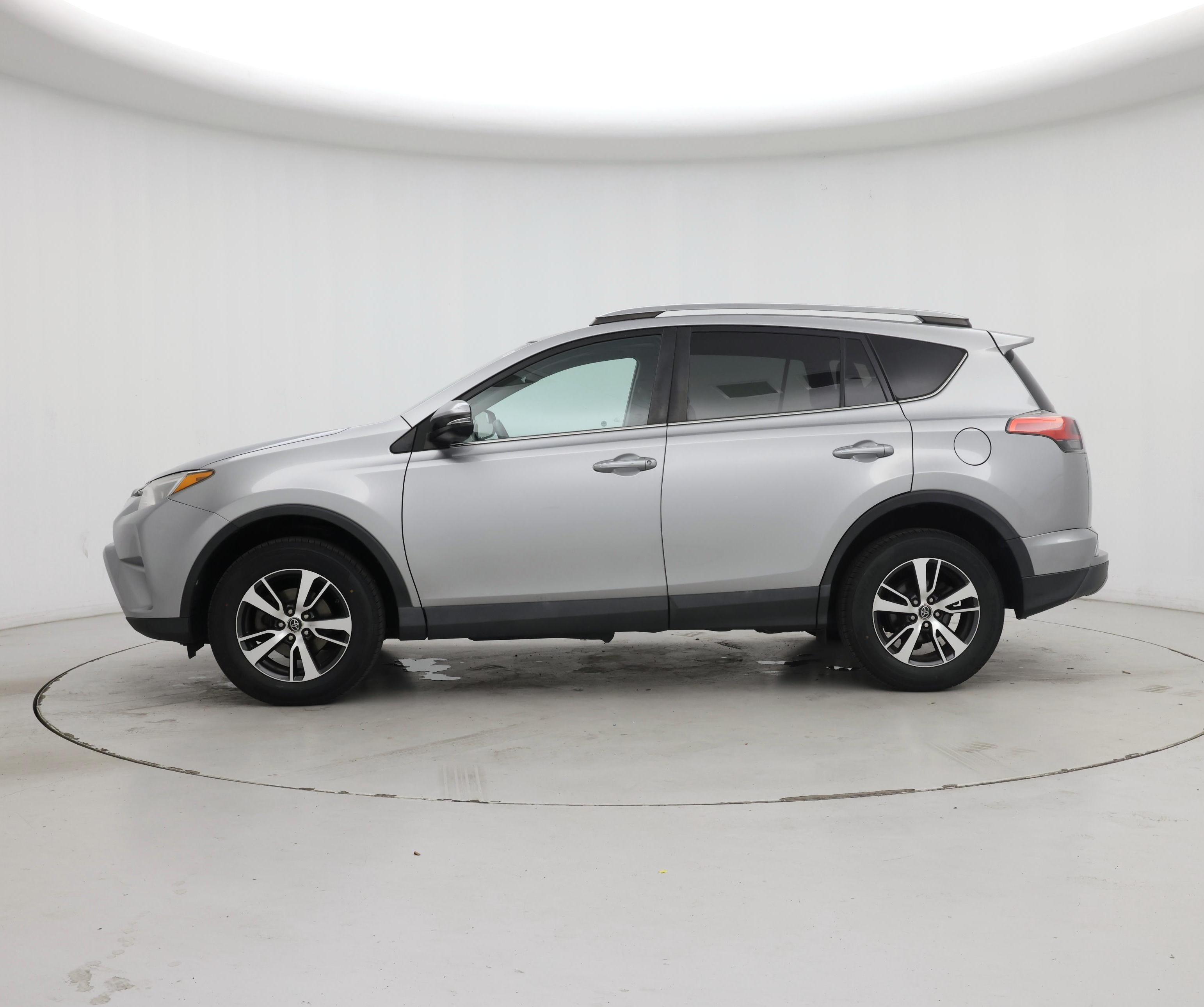 Thumbnail: 2017 Toyota RAV4 - 3