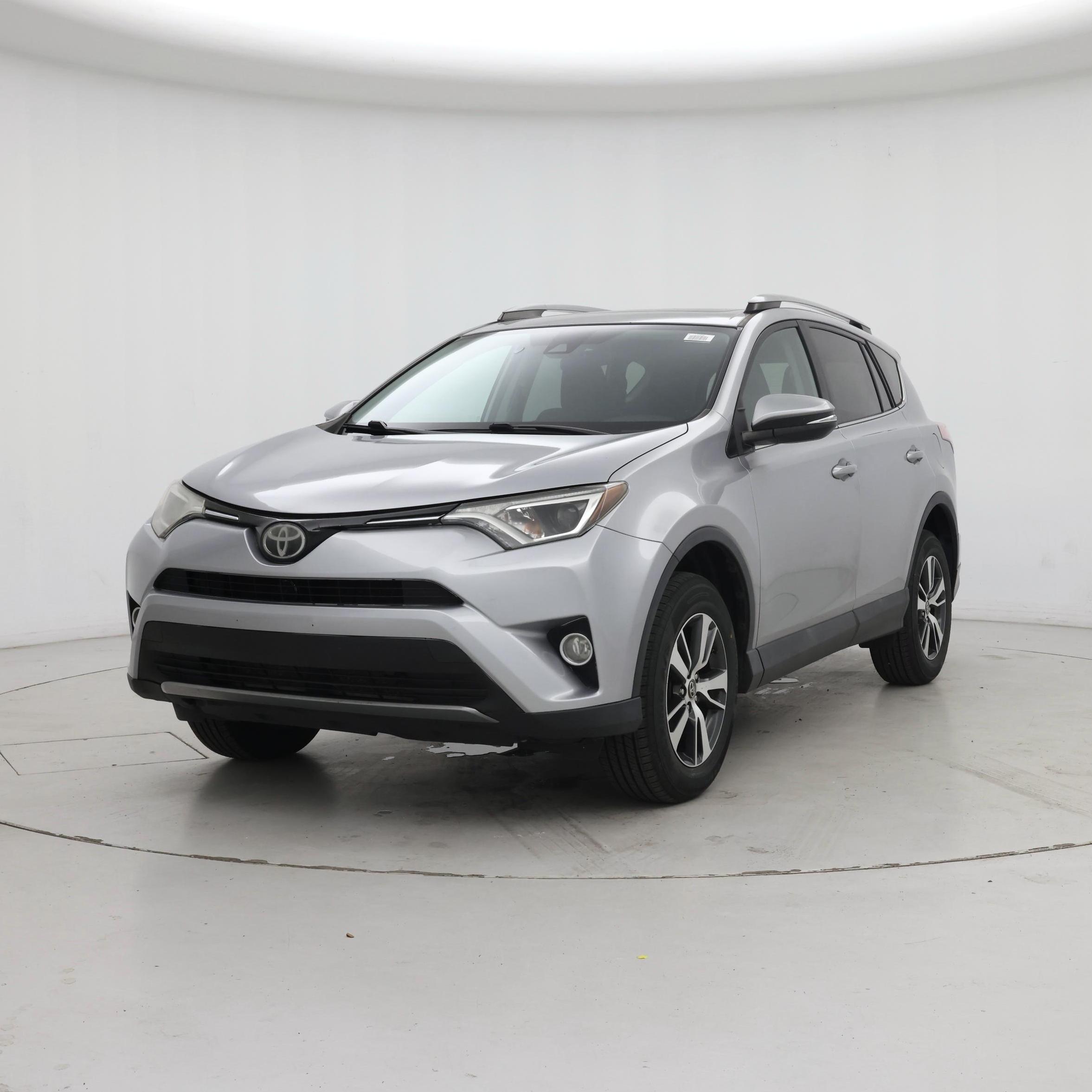 Thumbnail: 2017 Toyota RAV4 - 4