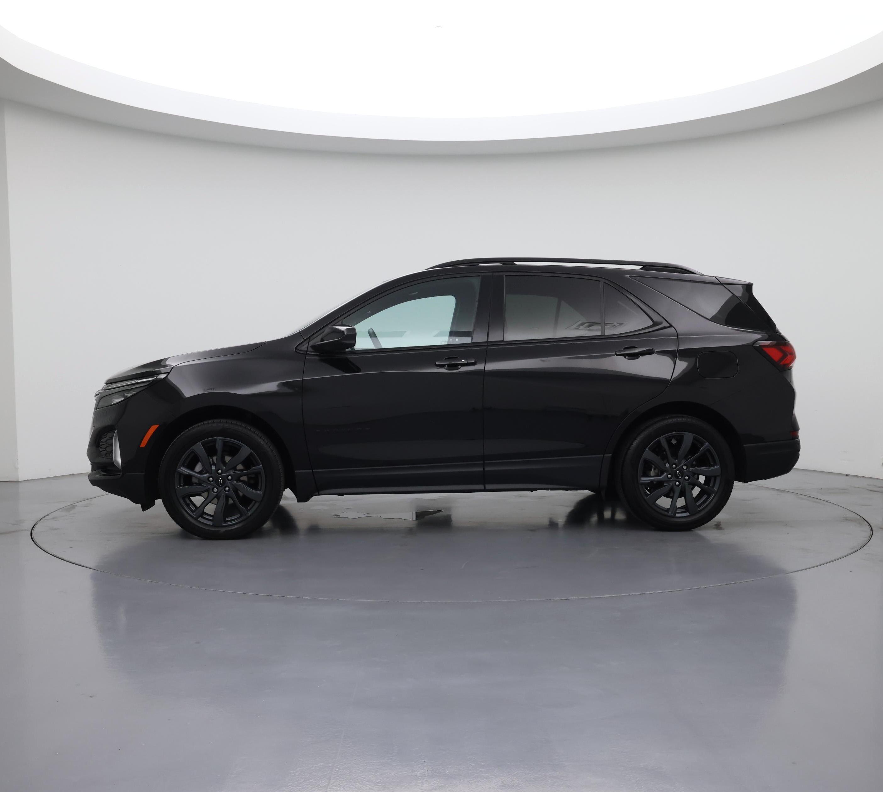 Thumbnail: 2023 Chevrolet Equinox - 3