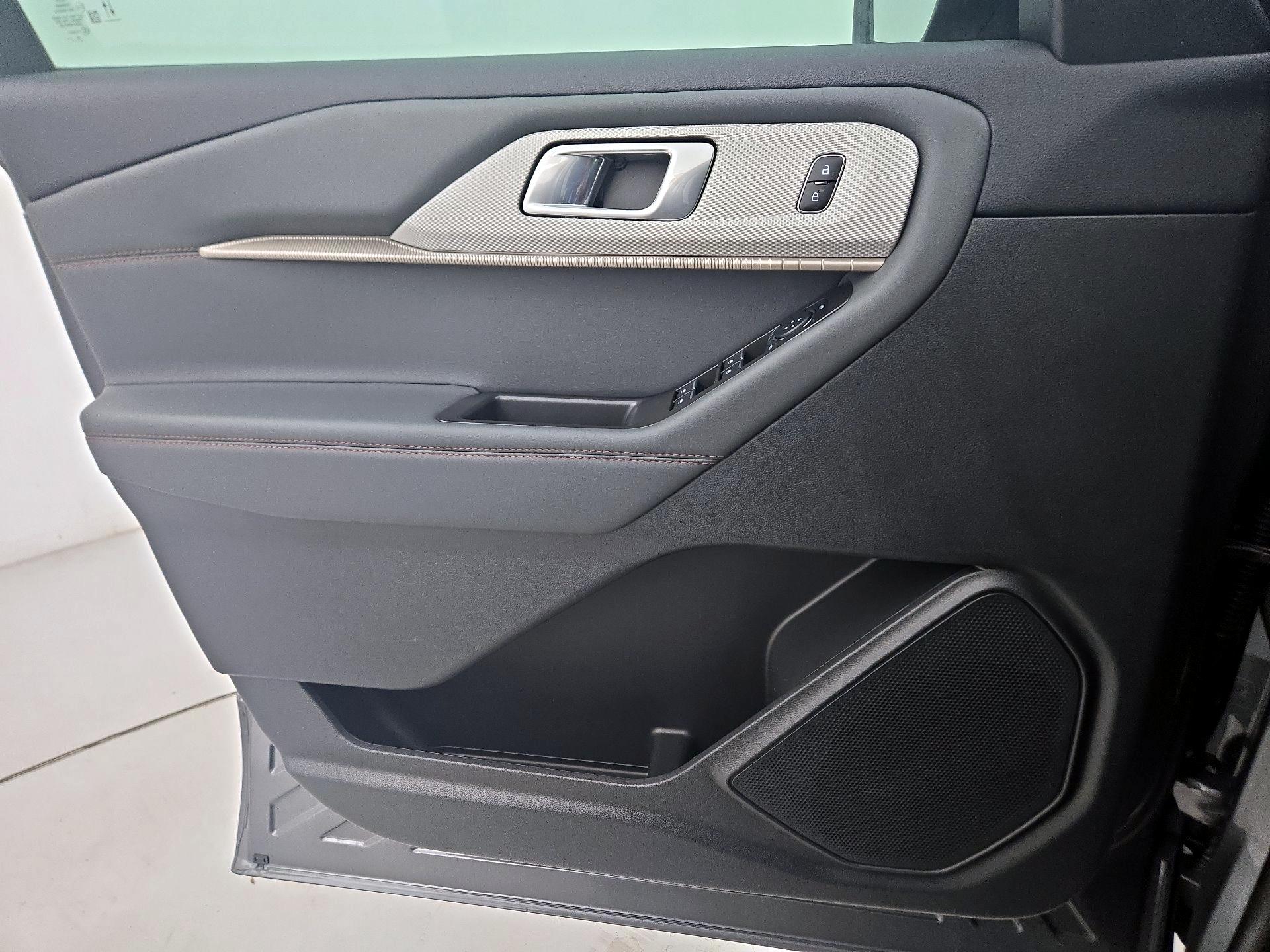 Thumbnail: 2026 Ford Explorer - 12