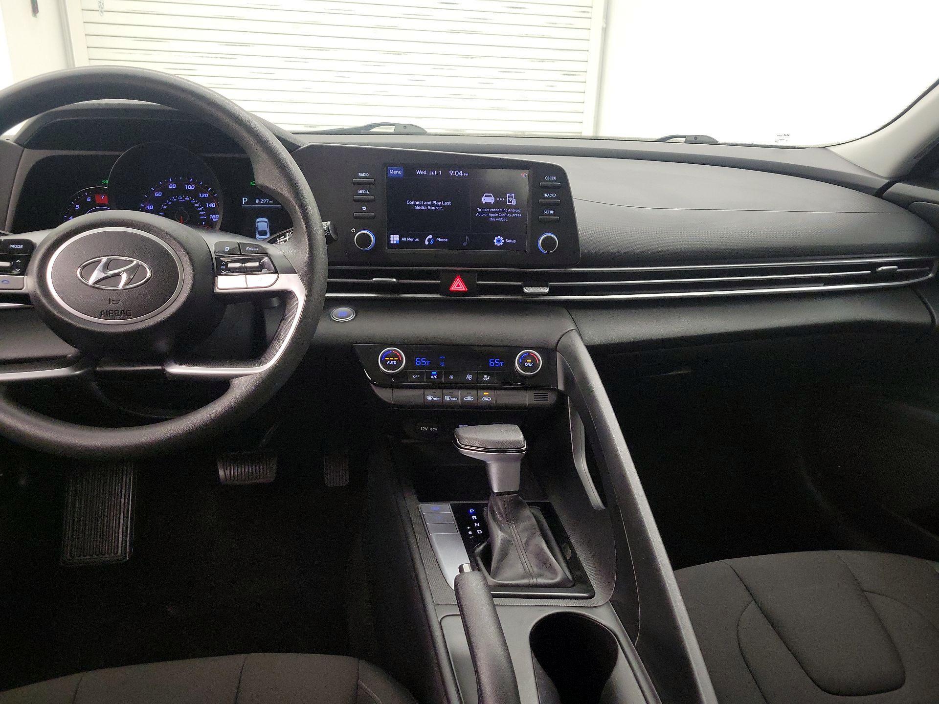 Thumbnail: 2023 Hyundai Elantra - 9