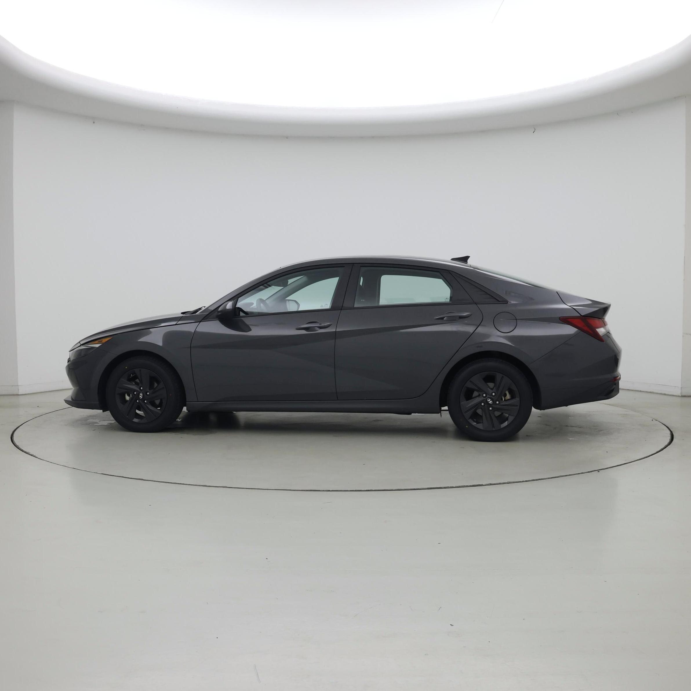 Thumbnail: 2023 Hyundai Elantra - 3