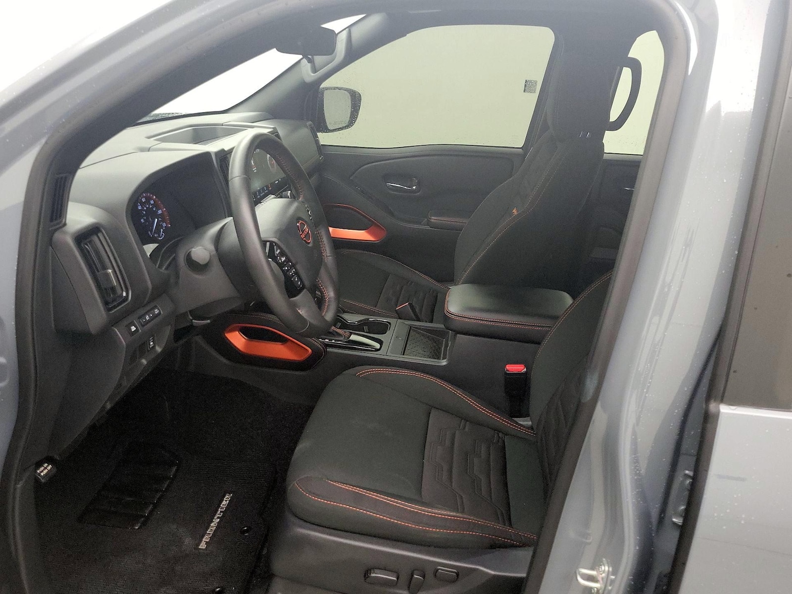 2025 Nissan Frontier PRO-X - Photo 12