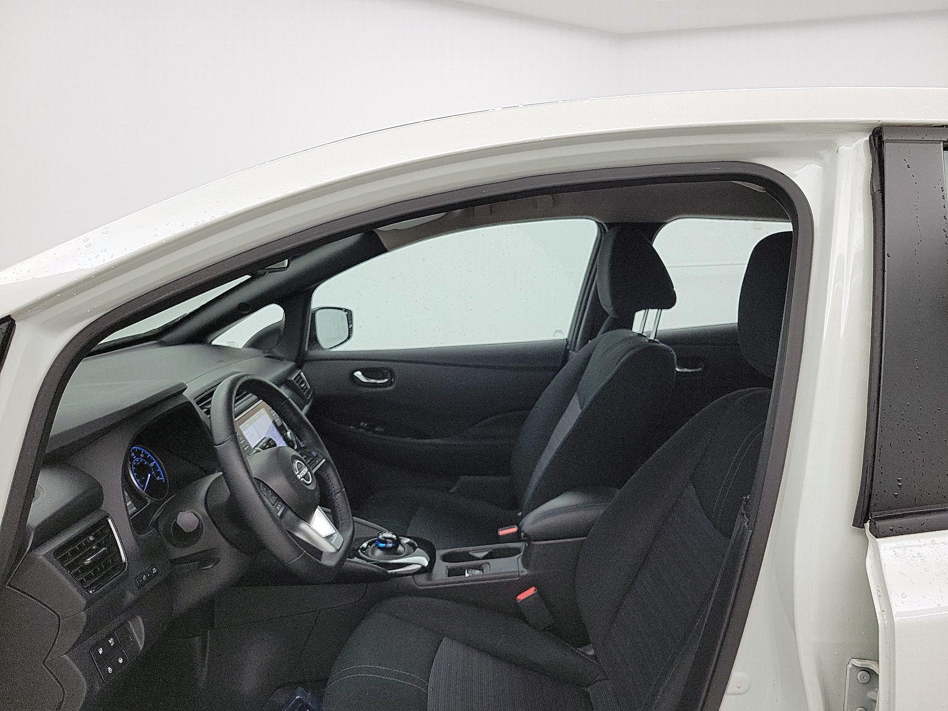 Thumbnail: 2024 Nissan Leaf - 11