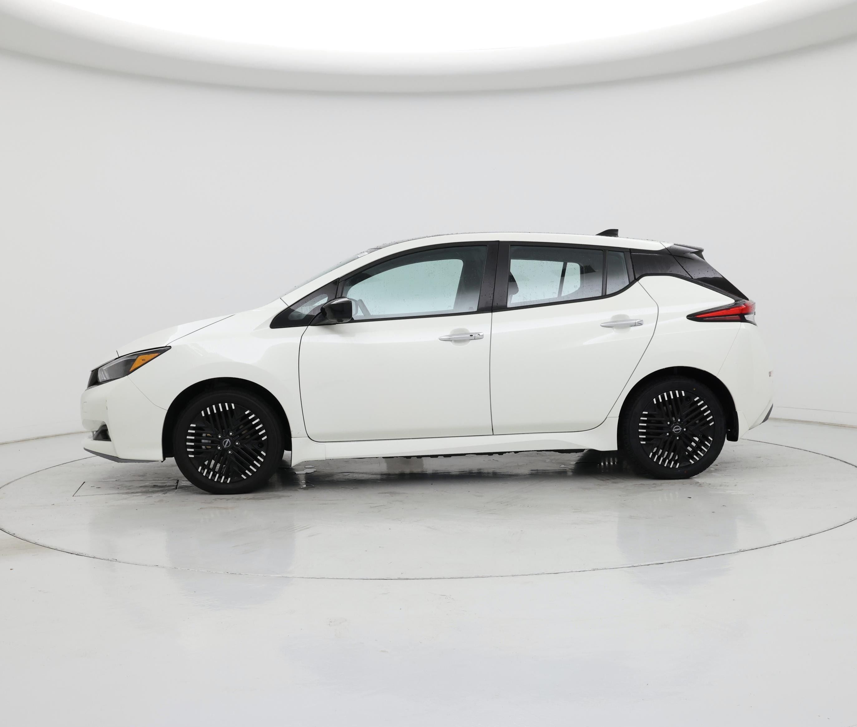 Thumbnail: 2024 Nissan Leaf - 3