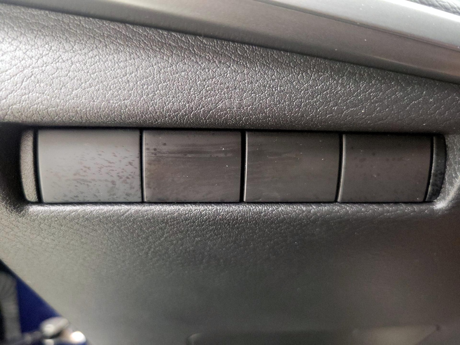 2025 Nissan Kicks S AWD - Photo 14