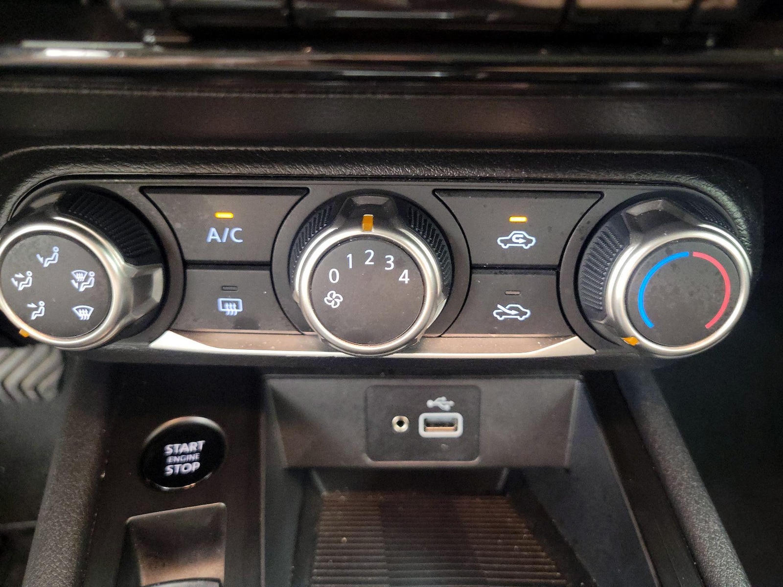 2025 Nissan Kicks S AWD - Photo 17