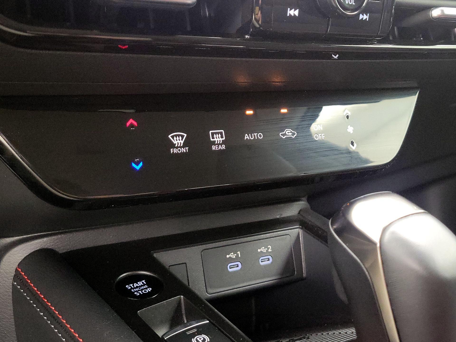 Thumbnail: 2025 Nissan Kicks - 16