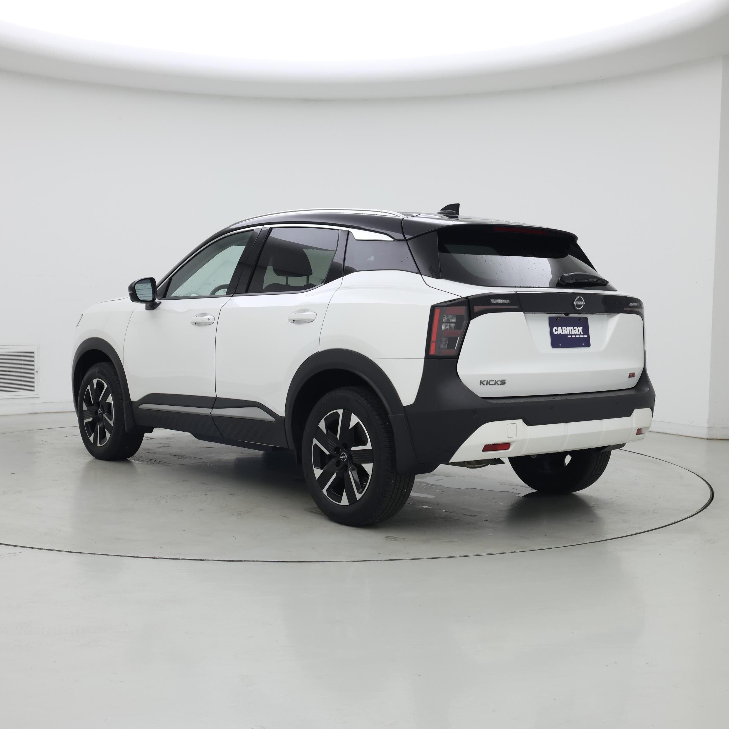 Thumbnail: 2025 Nissan Kicks - 2