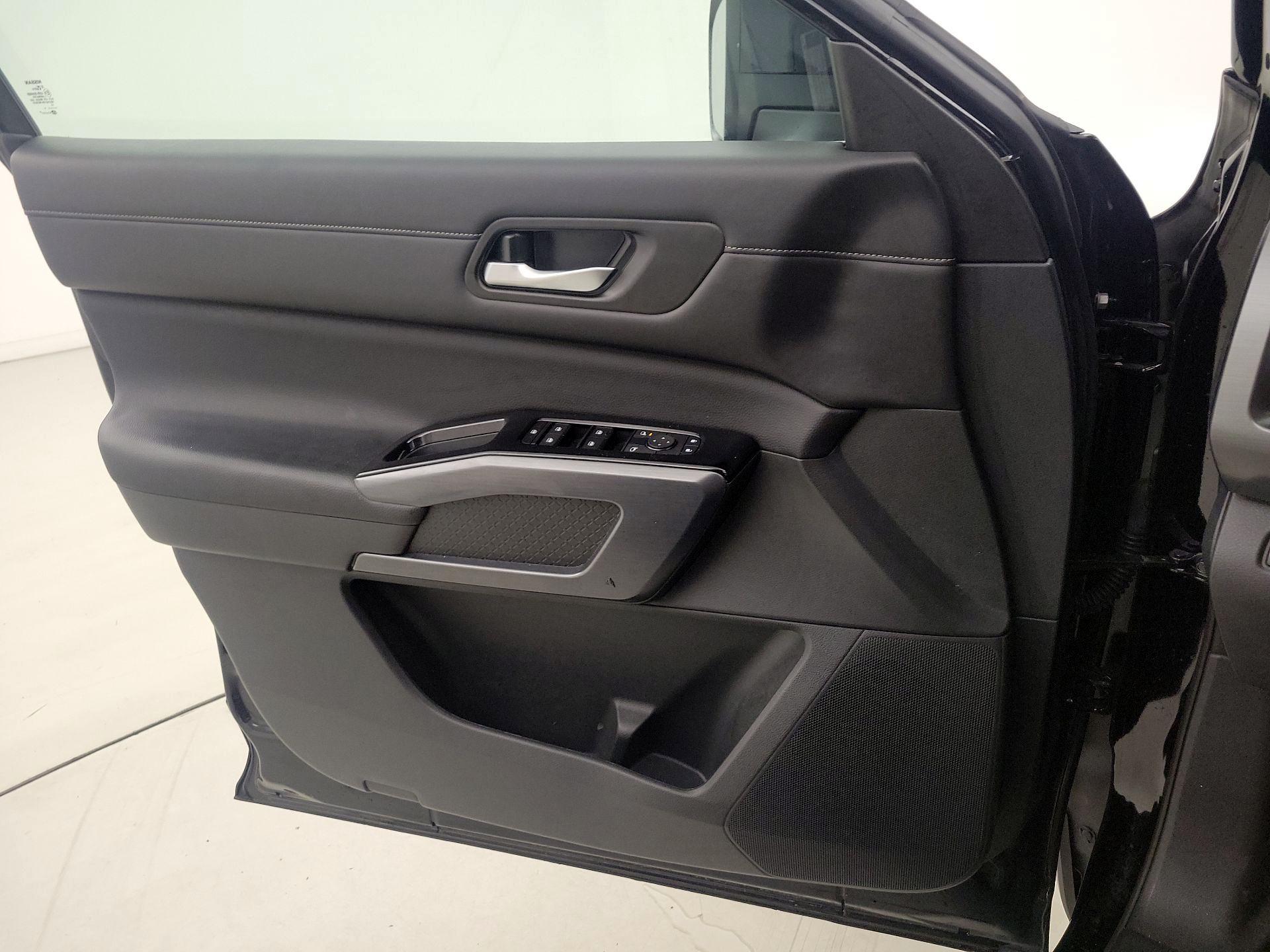 Thumbnail: 2024 Nissan Pathfinder - 12