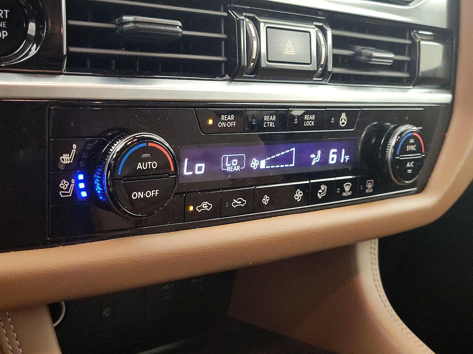 2025 Nissan Pathfinder Platinum - Photo 17