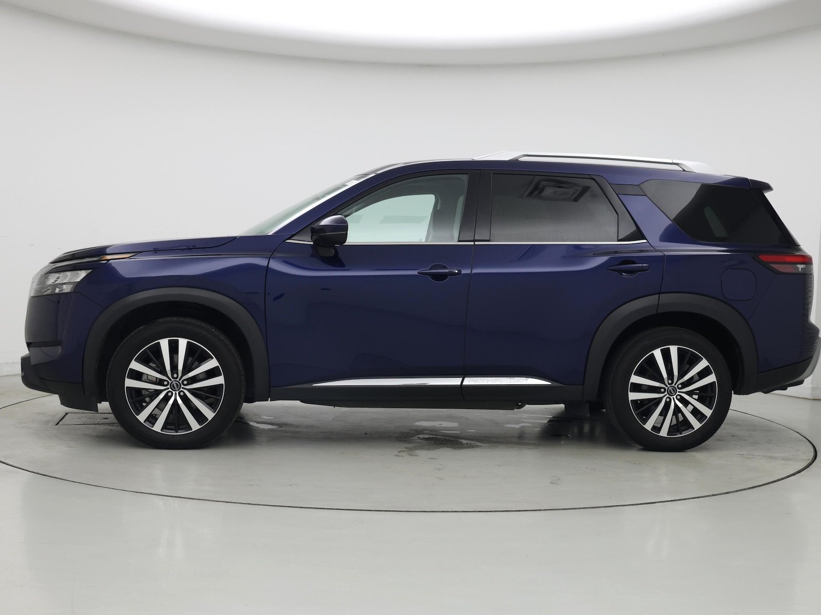 2025 Nissan Pathfinder Platinum - Photo 4
