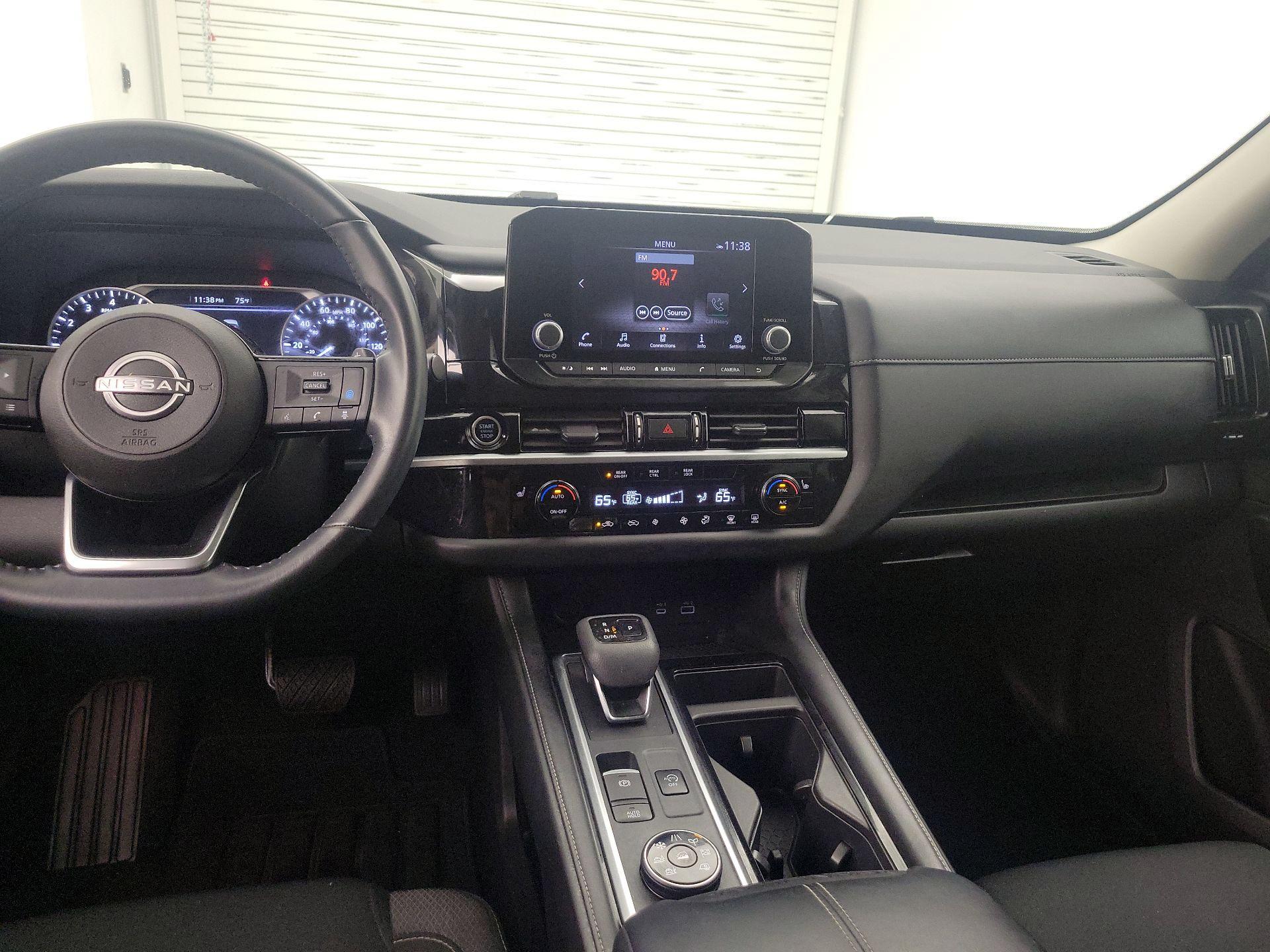 Thumbnail: 2023 Nissan Pathfinder - 9