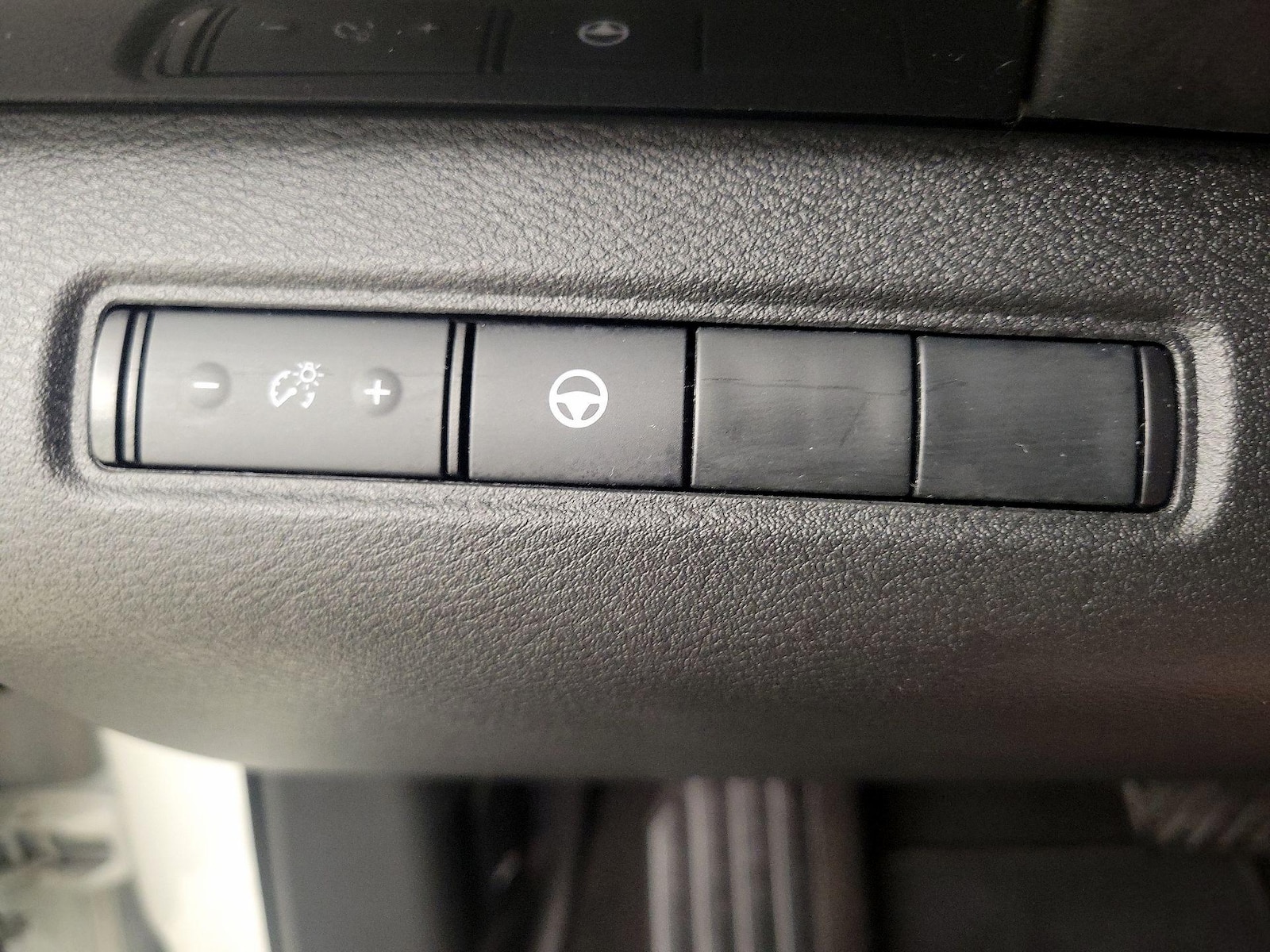 2023 Nissan Pathfinder SV - Photo 14