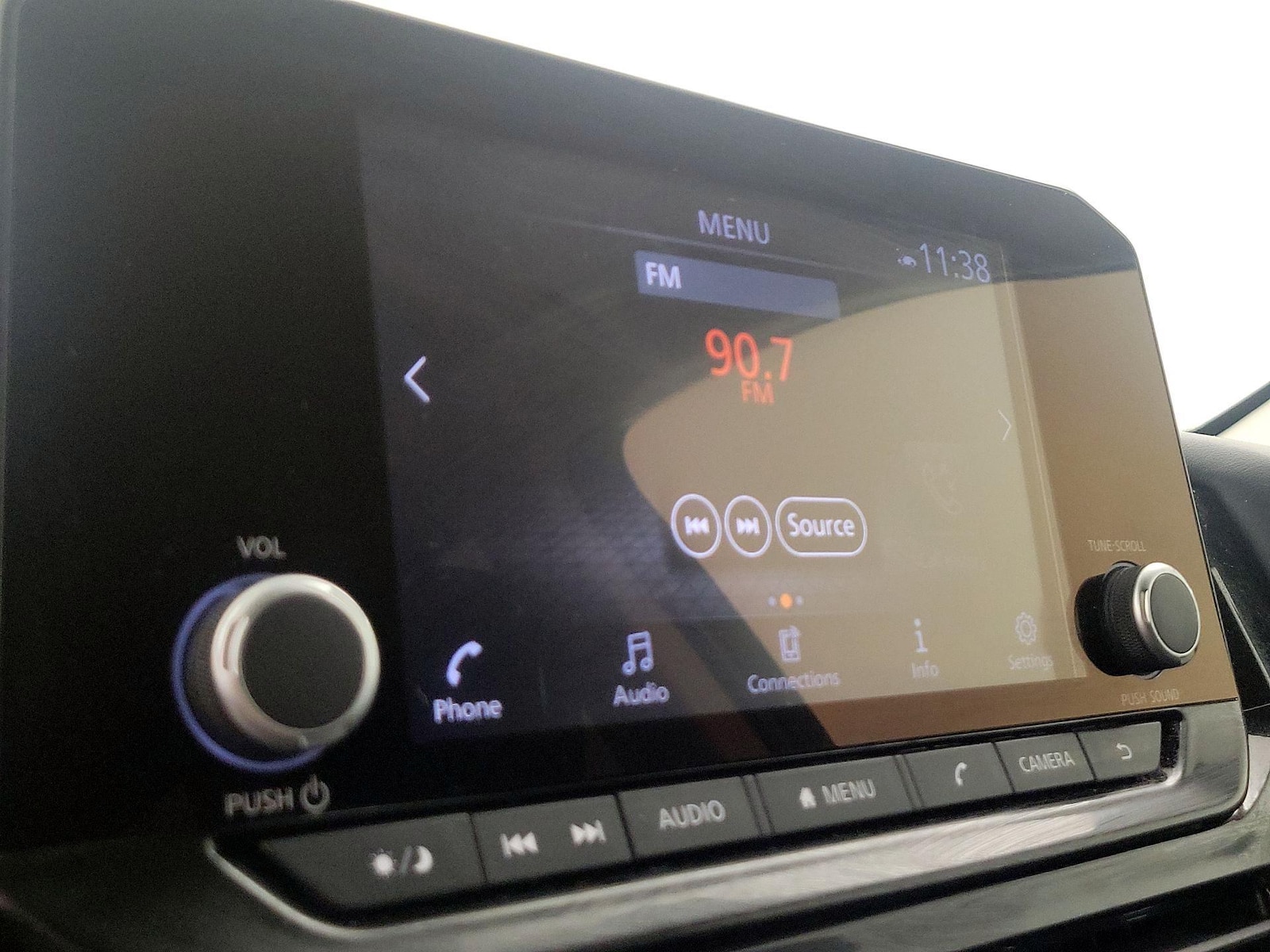 2023 Nissan Pathfinder SV - Photo 16