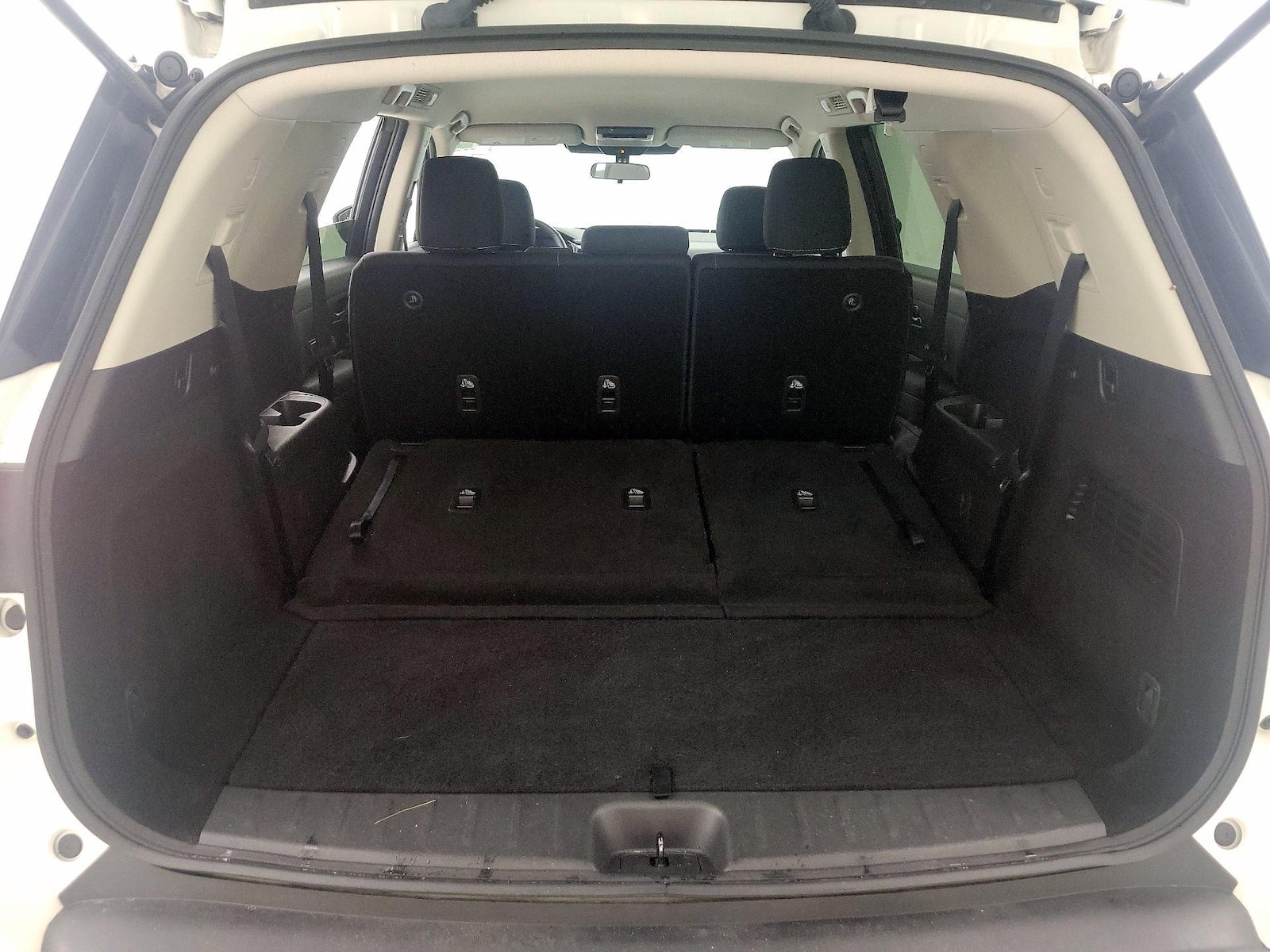 2023 Nissan Pathfinder SV - Photo 23